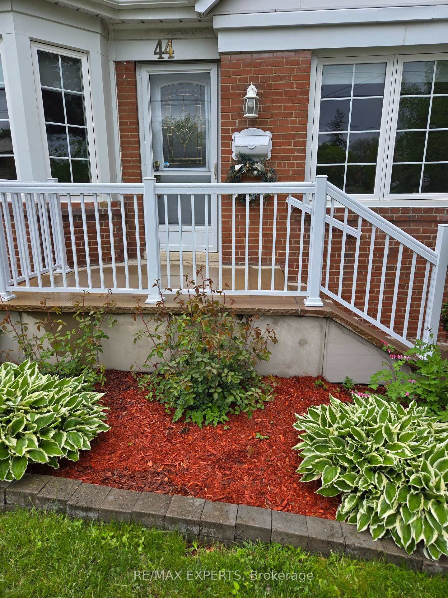 Photo 11 of 44 Dixon Road, Etobicoke, Humber Heights — HOMEH