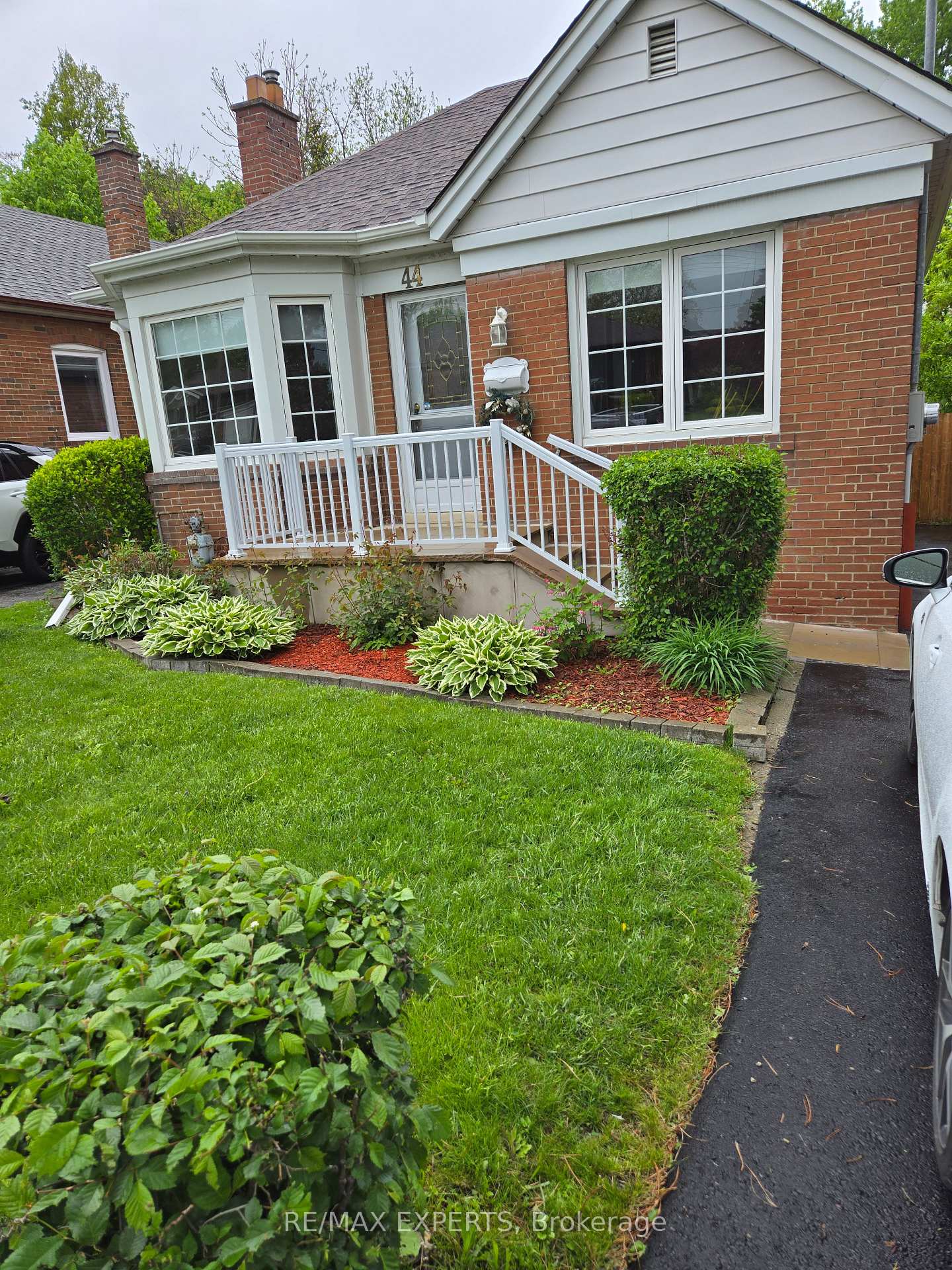 Photo 21 of 44 Dixon Road, Etobicoke, Humber Heights — HOMEH