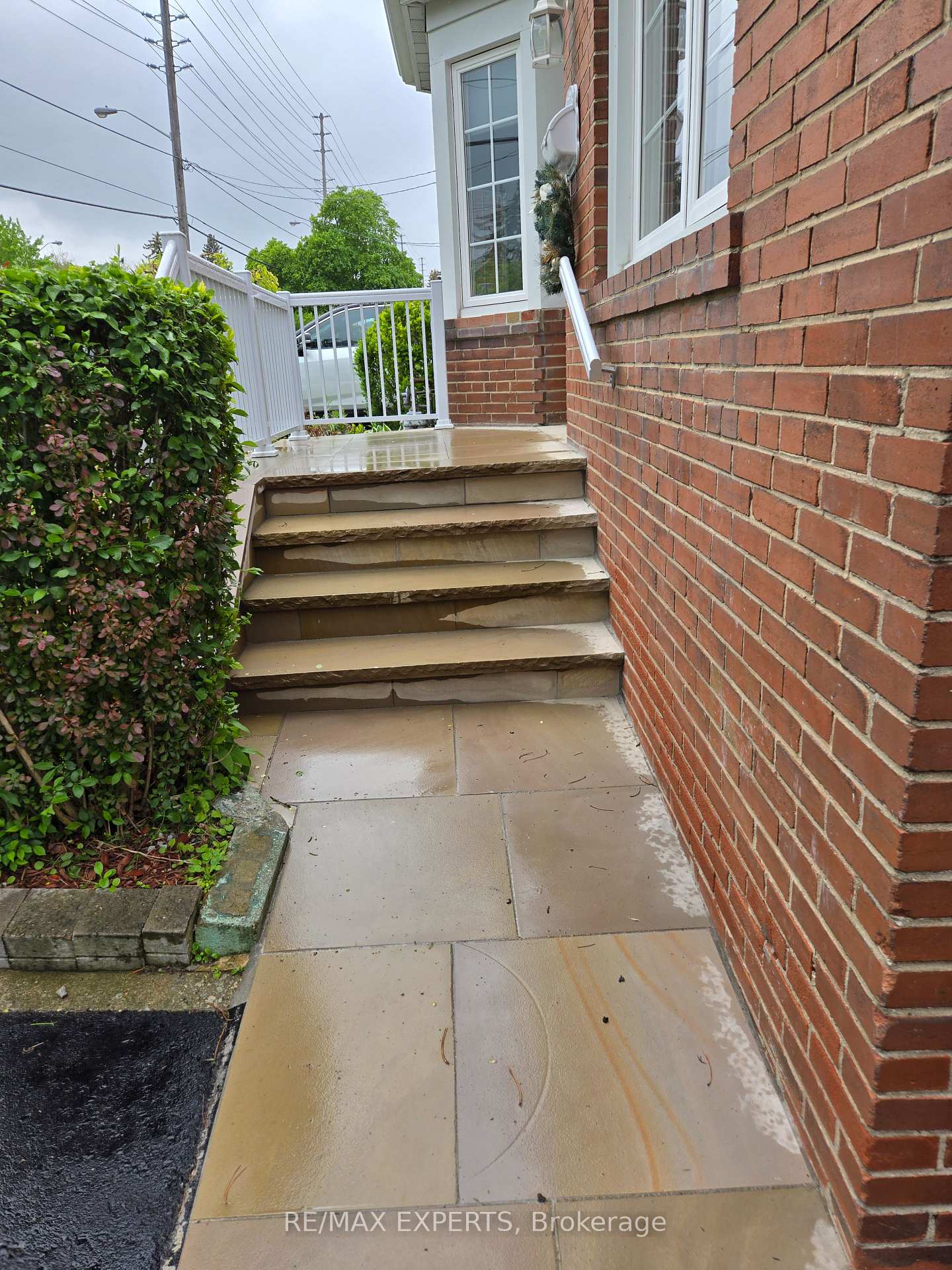 Photo 22 of 44 Dixon Road, Etobicoke, Humber Heights — HOMEH