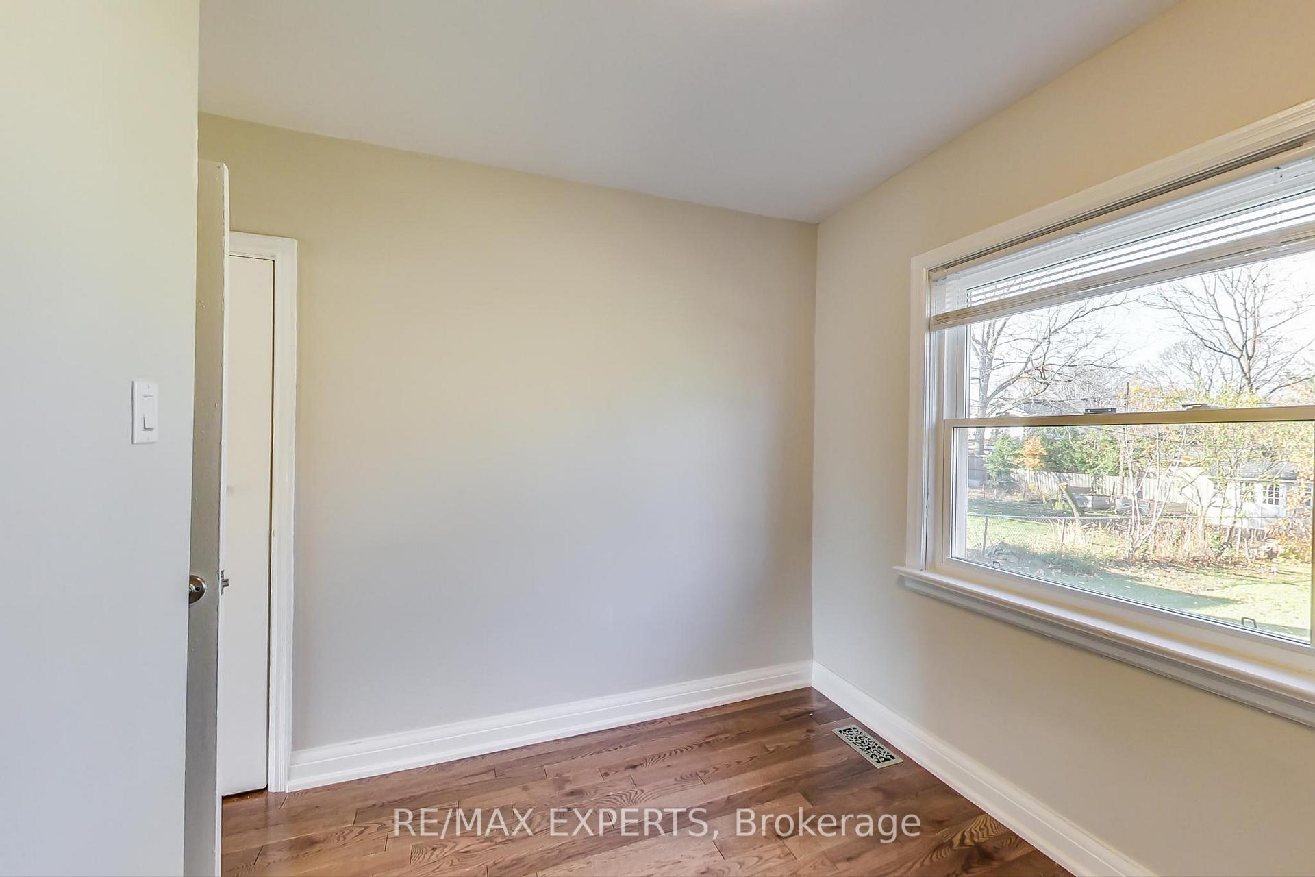 Photo 34 of 44 Dixon Road, Etobicoke, Humber Heights — HOMEH
