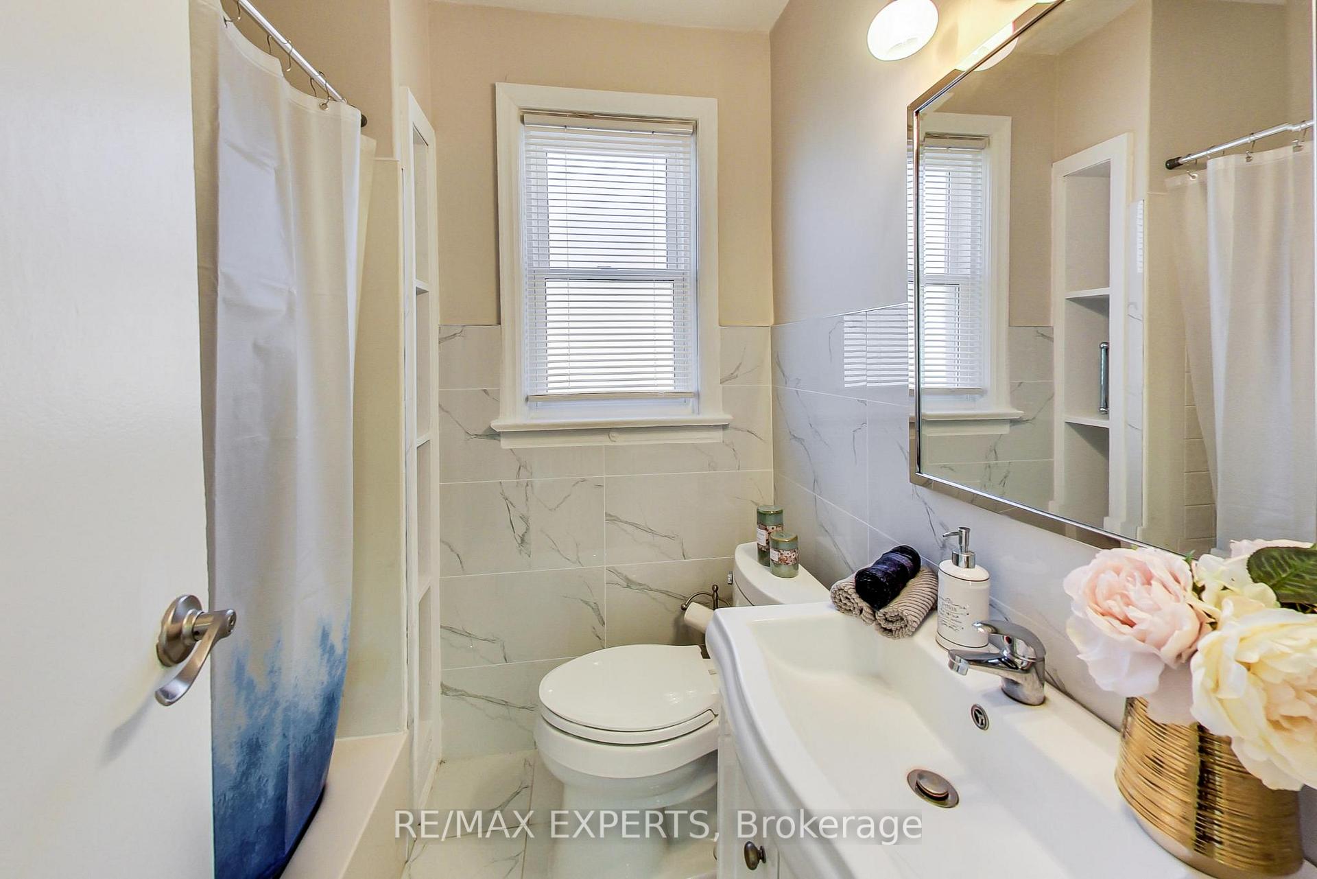Photo 15 of 44 Dixon Road, Etobicoke, Humber Heights — HOMEH