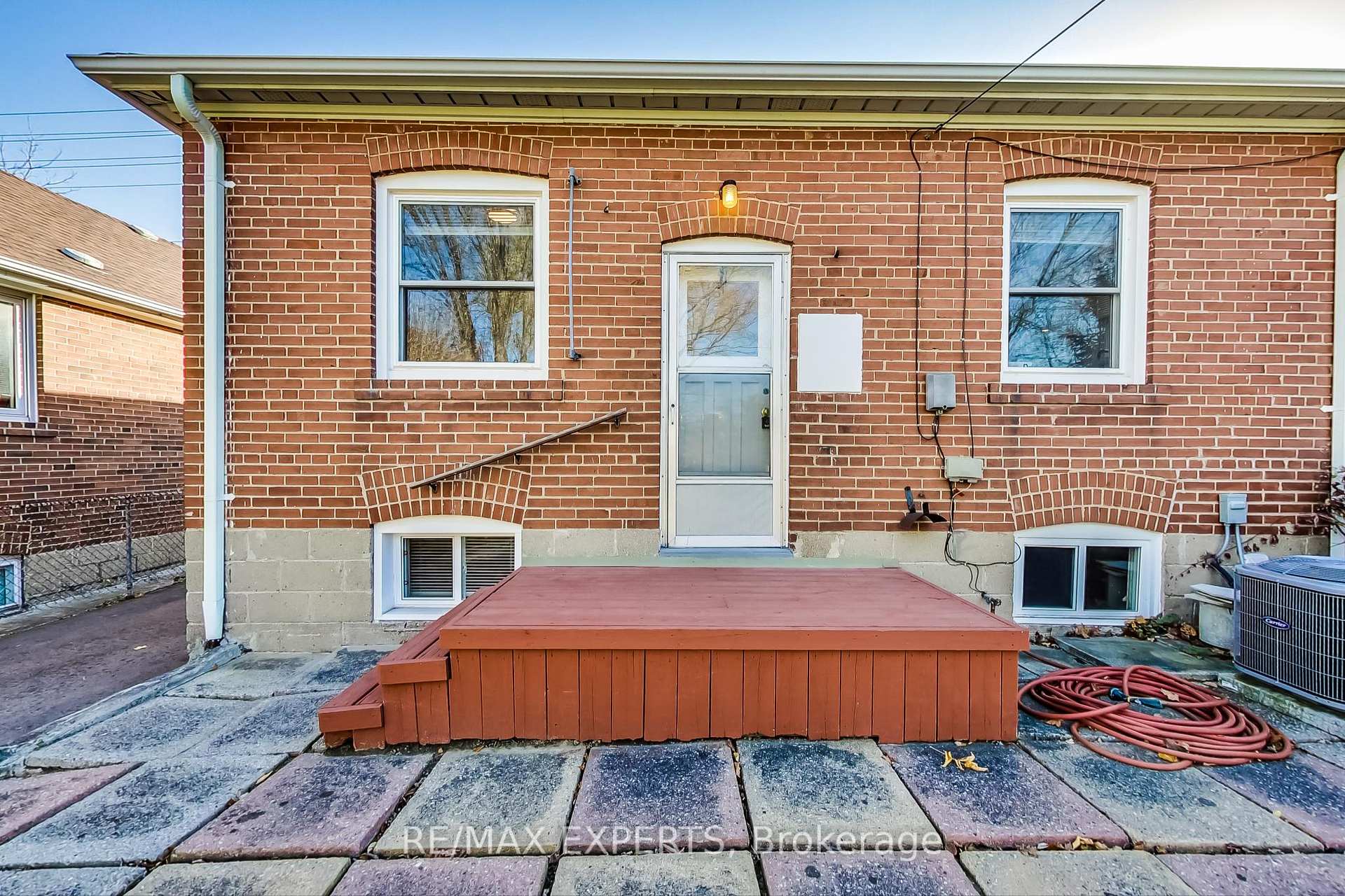 Photo 23 of 44 Dixon Road, Etobicoke, Humber Heights — HOMEH