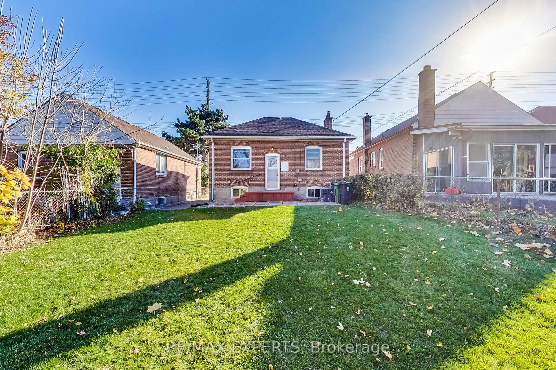 Photo 27 of 44 Dixon Road, Etobicoke, Humber Heights — HOMEH