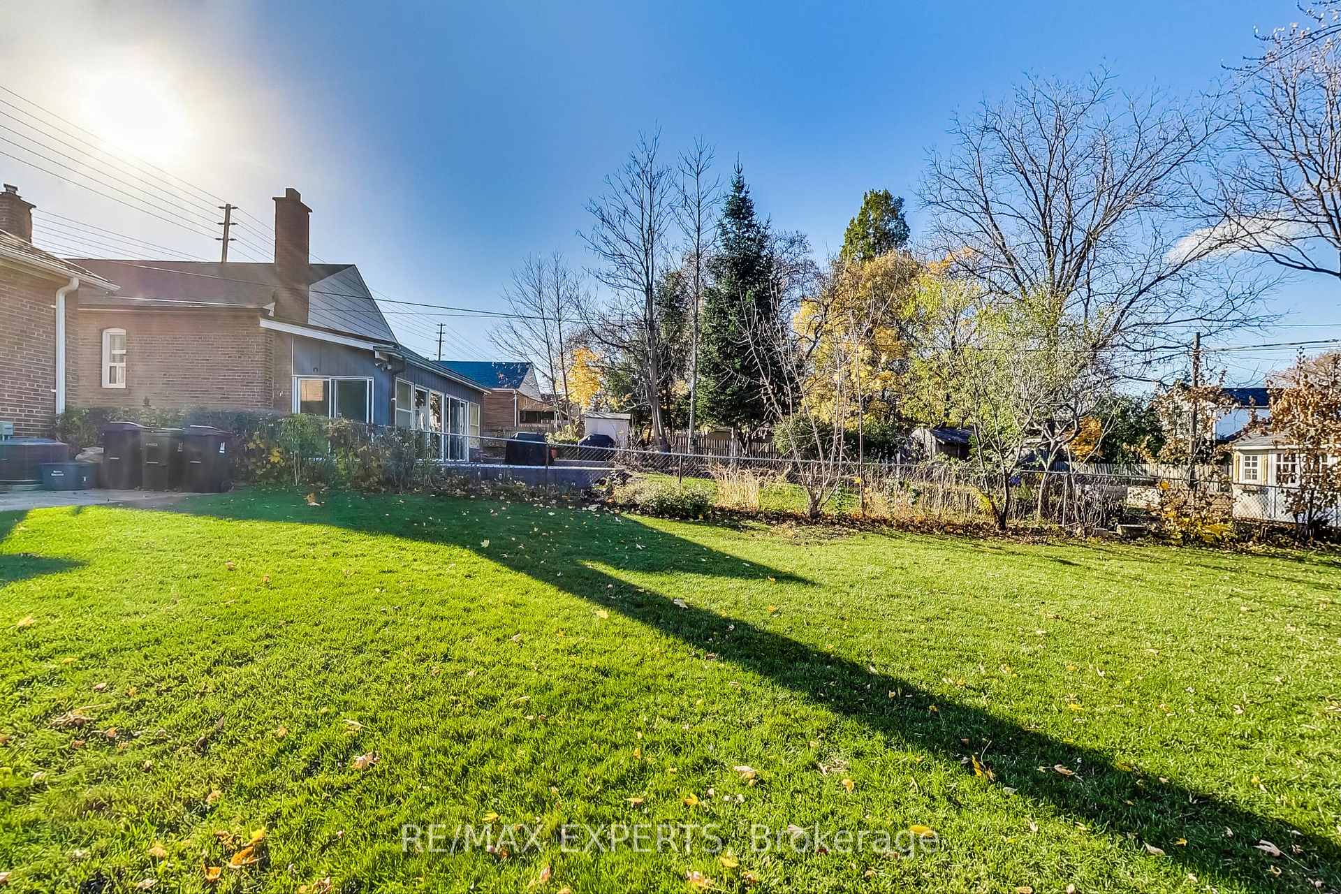 Photo 33 of 44 Dixon Road, Etobicoke, Humber Heights — HOMEH