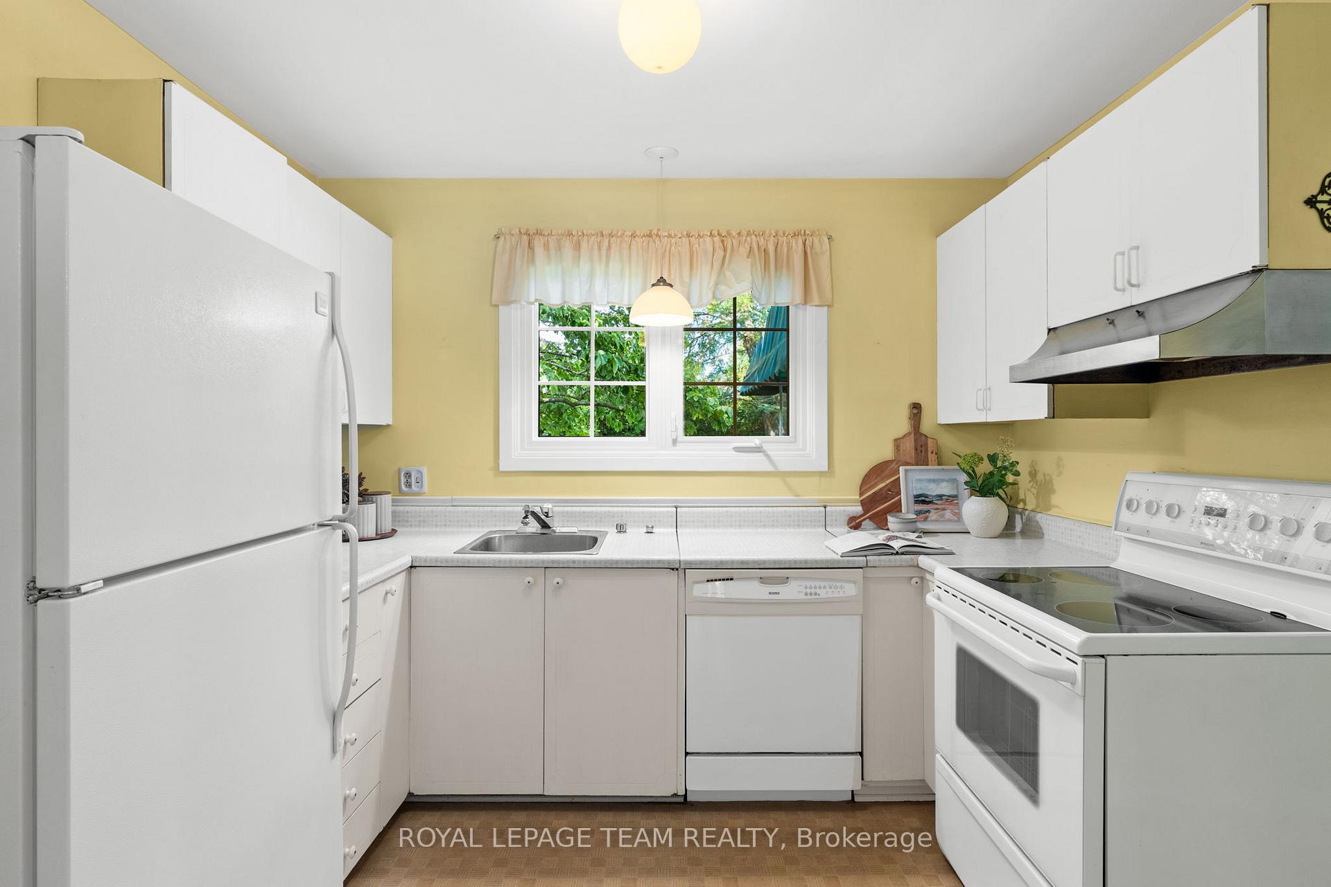 Photo 11 of 1875 Kilborn Avenue, Ottawa, Playfair Park — HOMEH