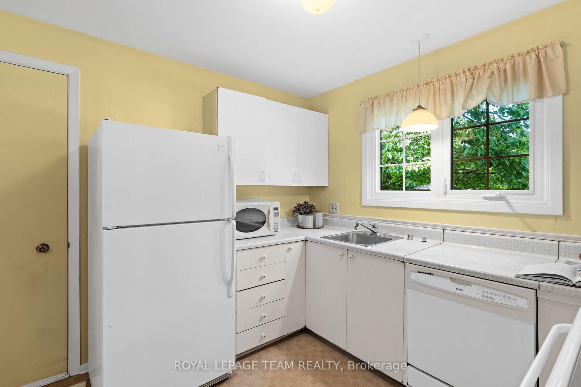 Photo 12 of 1875 Kilborn Avenue, Ottawa, Playfair Park — HOMEH