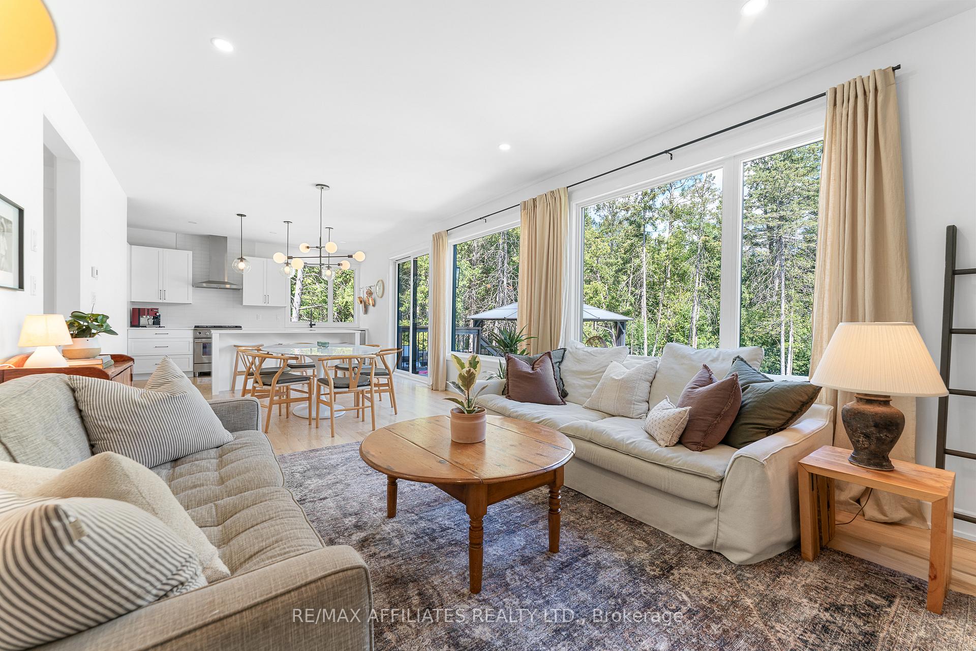 Photo 10 of 325 Ridgemont Drive, Beckwith, Beckwith Twp — HOMEH