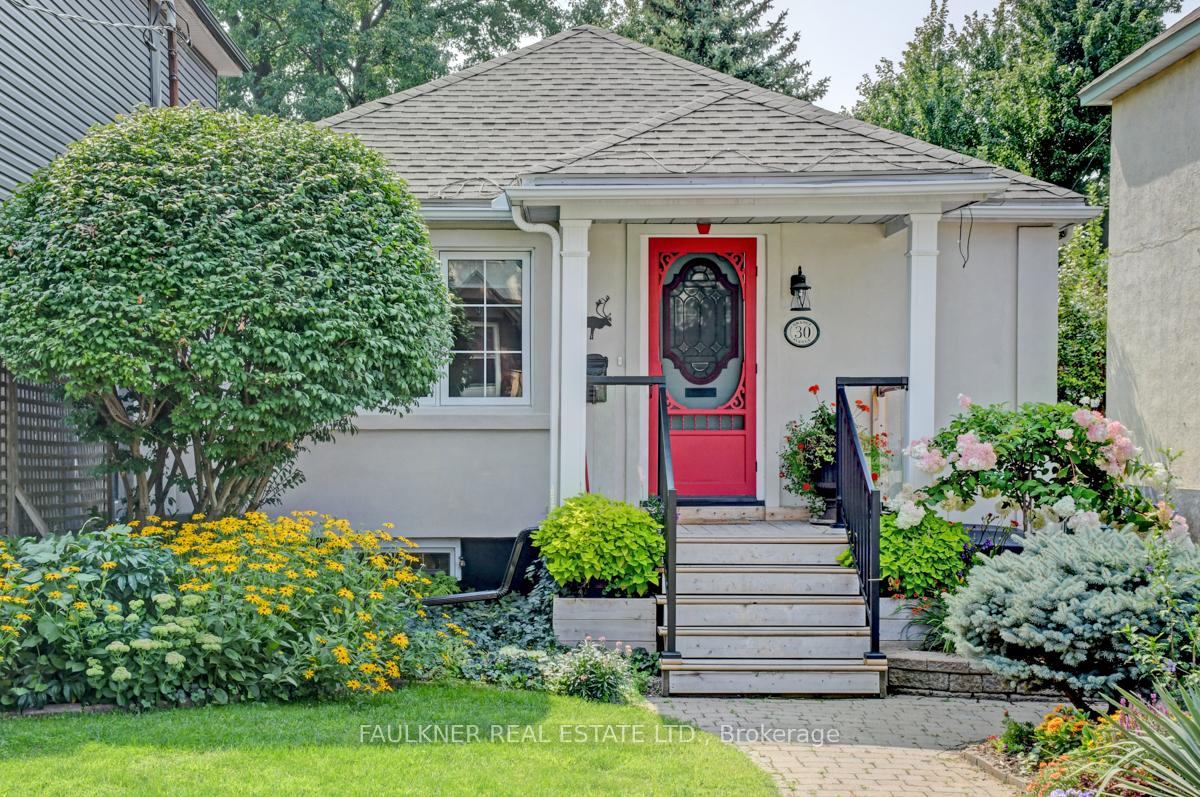 Front of 30 Grange Avenue W
