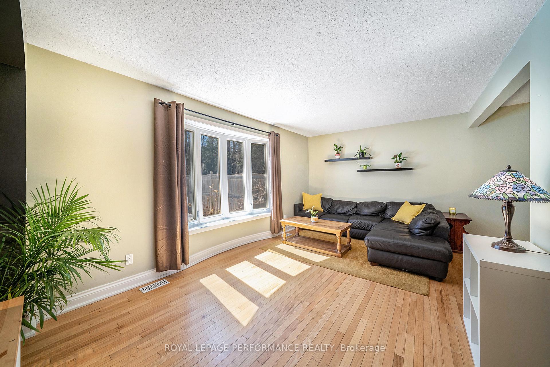 Photo 5 of 54 Glen Park Drive, Ottawa, Blackburn Hamlet (South) — HOMEH