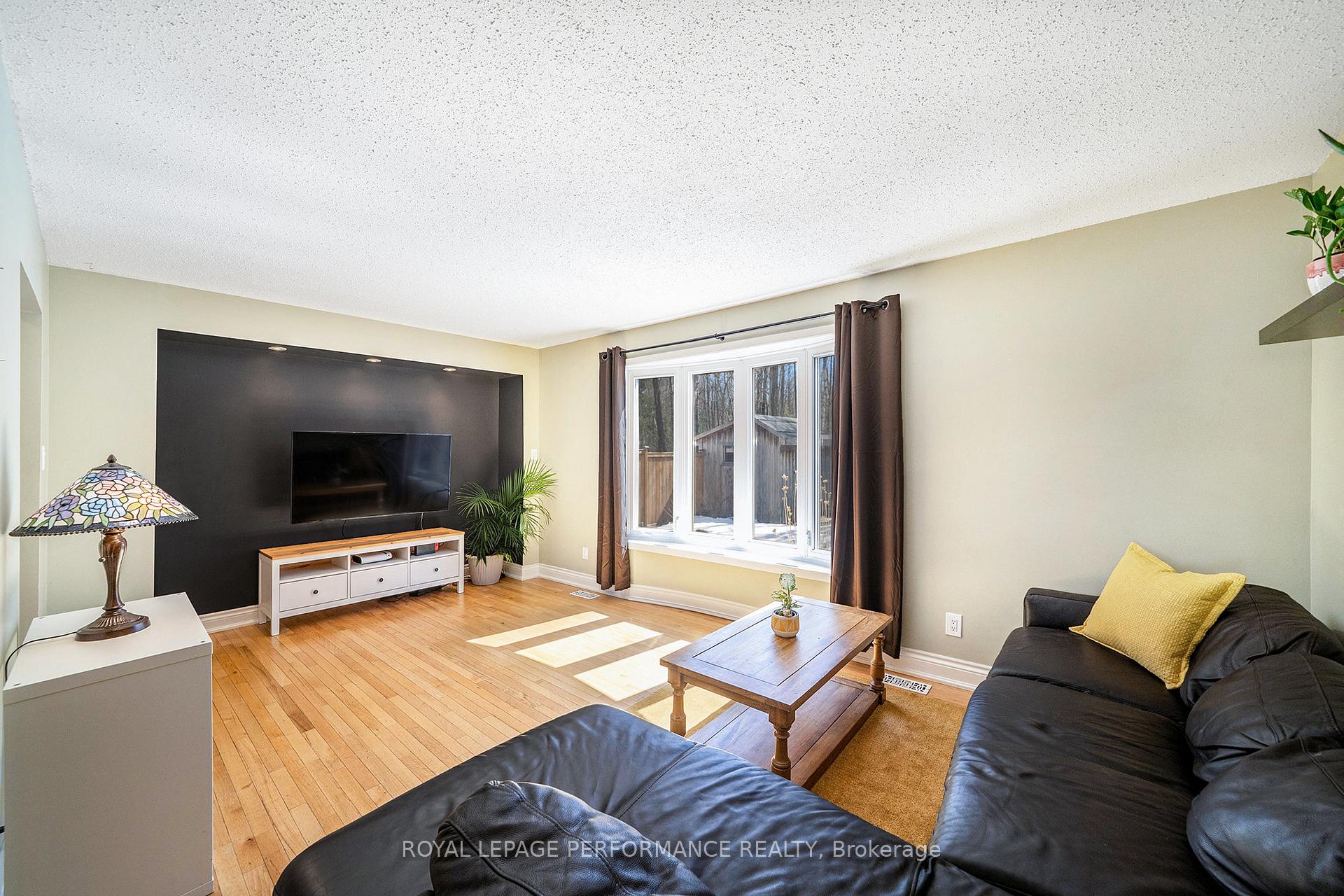 Photo 4 of 54 Glen Park Drive, Ottawa, Blackburn Hamlet (South) — HOMEH