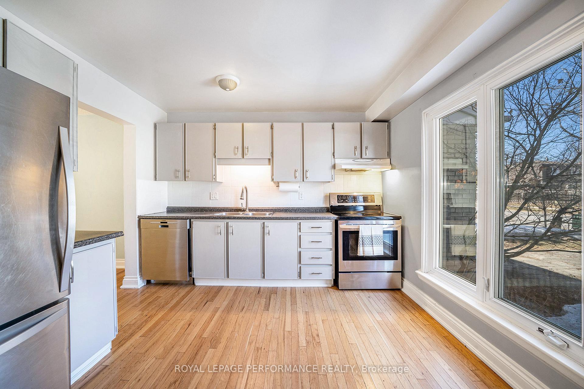 Photo 10 of 54 Glen Park Drive, Ottawa, Blackburn Hamlet (South) — HOMEH
