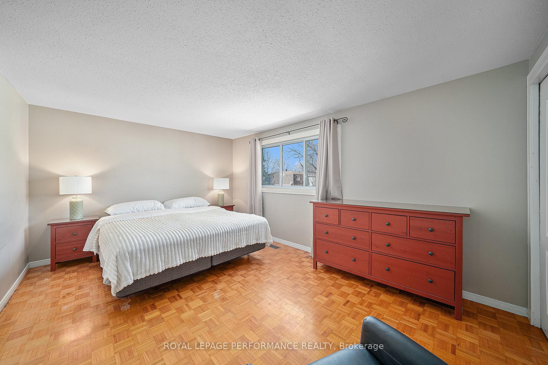 Photo 12 of 54 Glen Park Drive, Ottawa, Blackburn Hamlet (South) — HOMEH