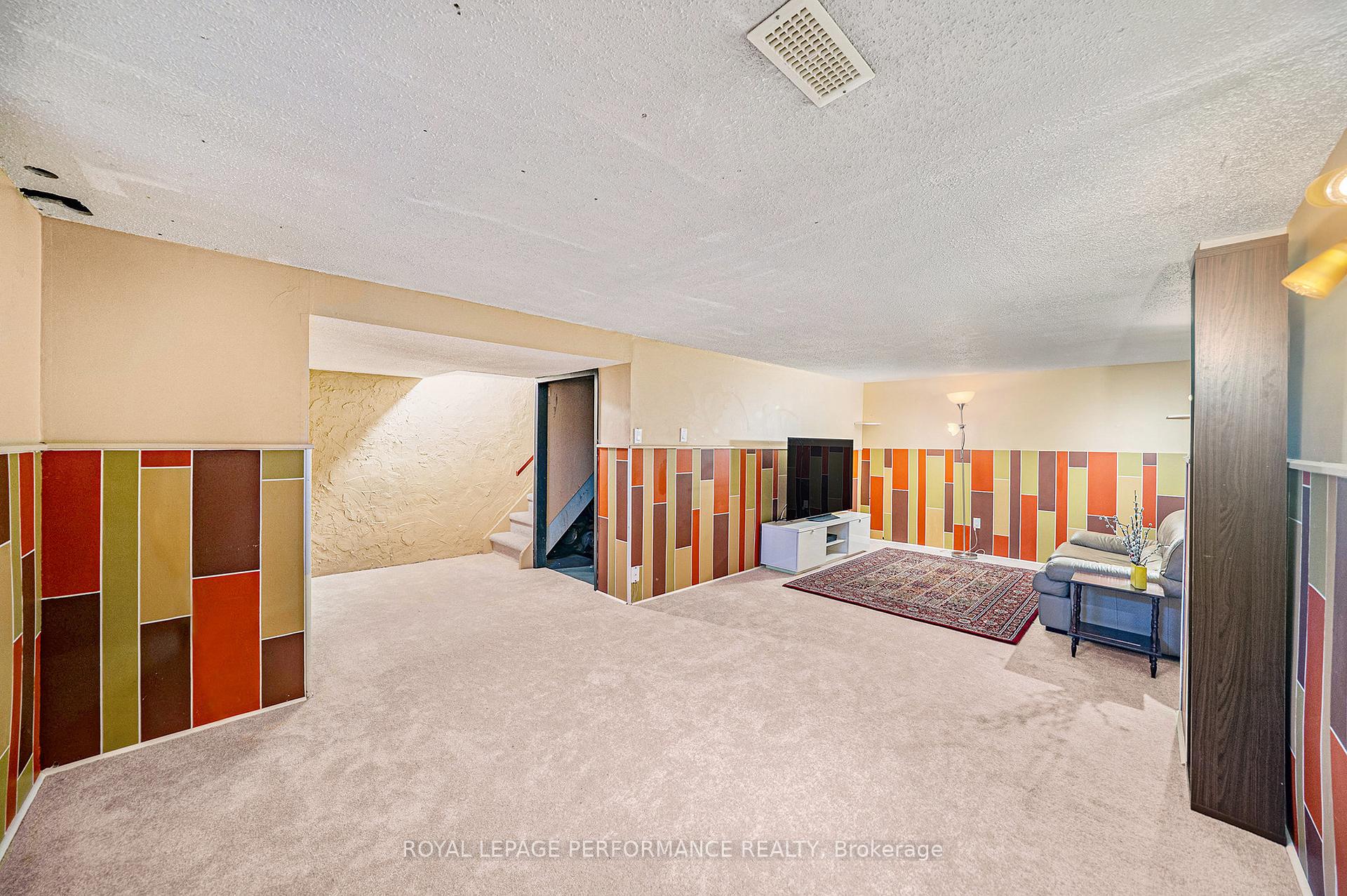 Photo 18 of 54 Glen Park Drive, Ottawa, Blackburn Hamlet (South) — HOMEH