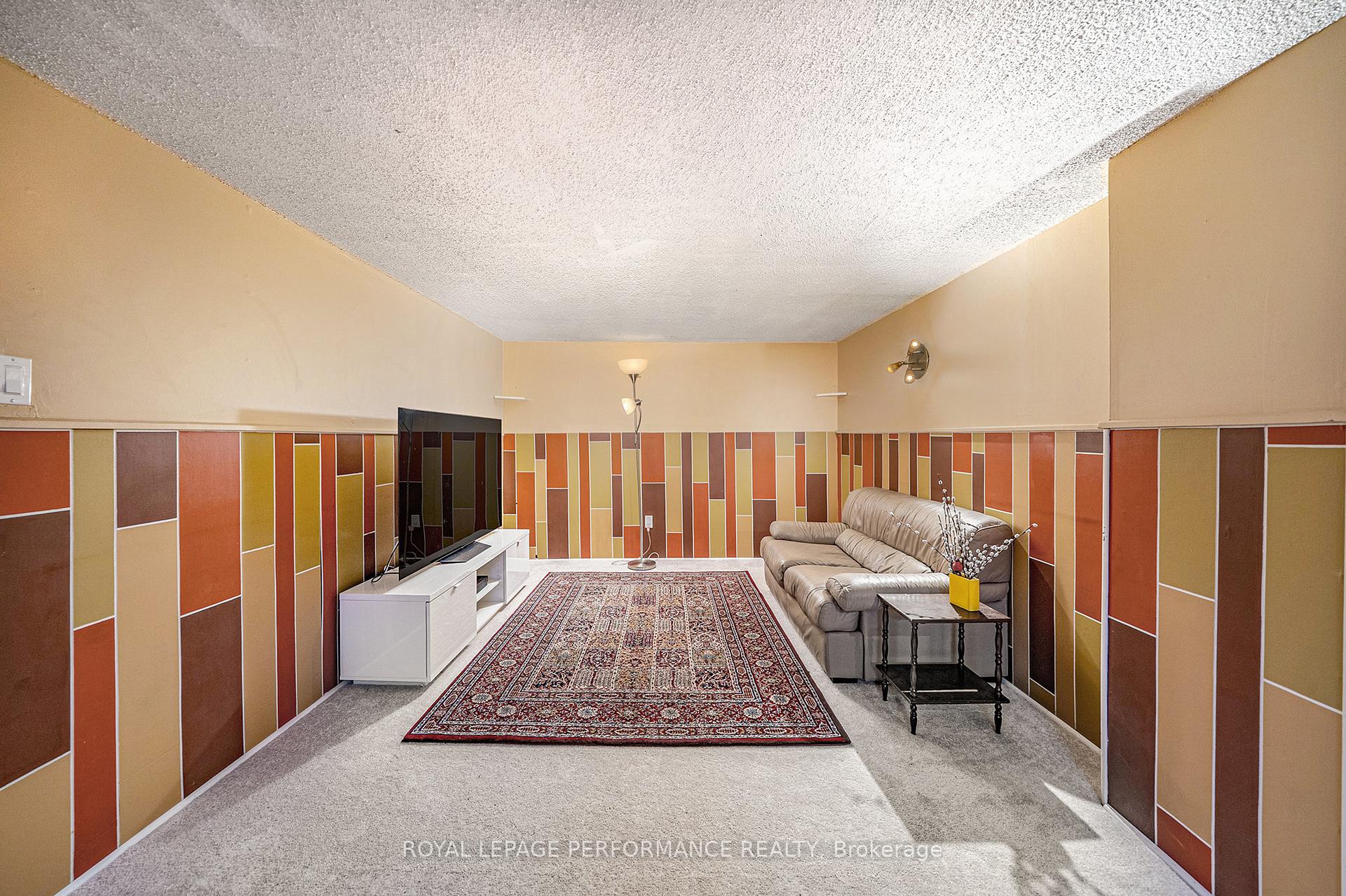 Photo 17 of 54 Glen Park Drive, Ottawa, Blackburn Hamlet (South) — HOMEH