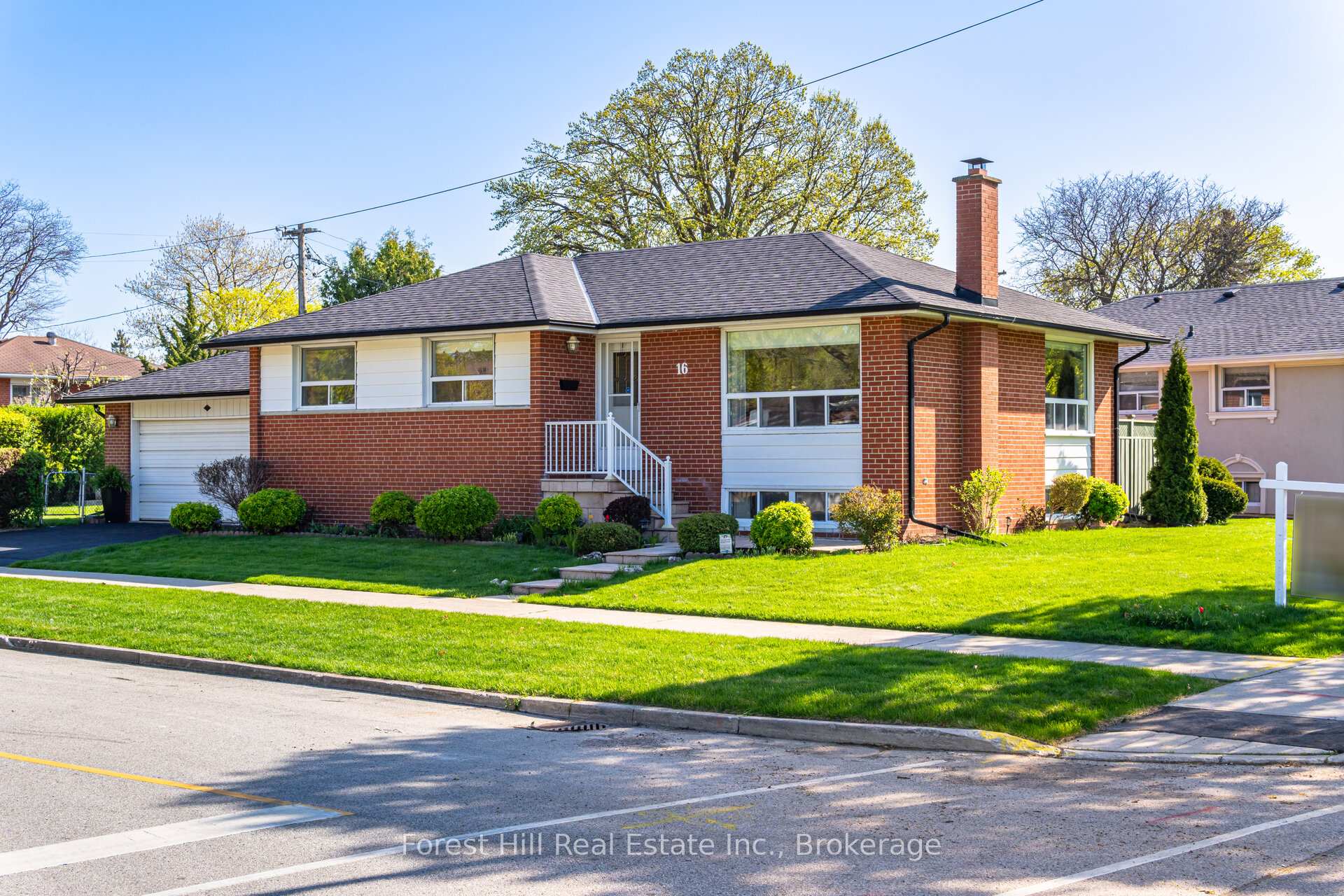 Photo 2 of 16 Bethwin Place, Etobicoke, Willowridge-Martingrove-Richview — HOMEH