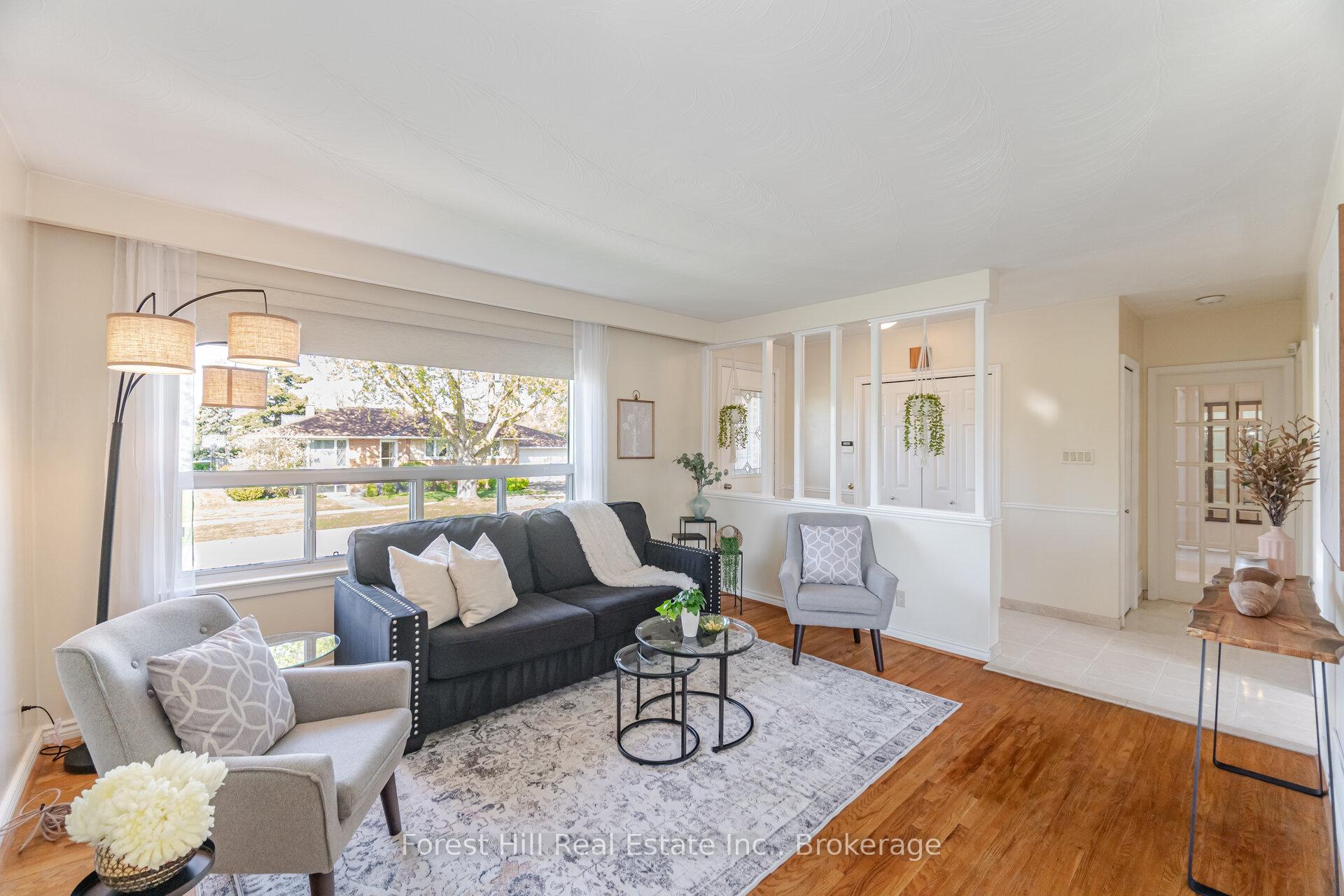 Photo 5 of 16 Bethwin Place, Etobicoke, Willowridge-Martingrove-Richview — HOMEH