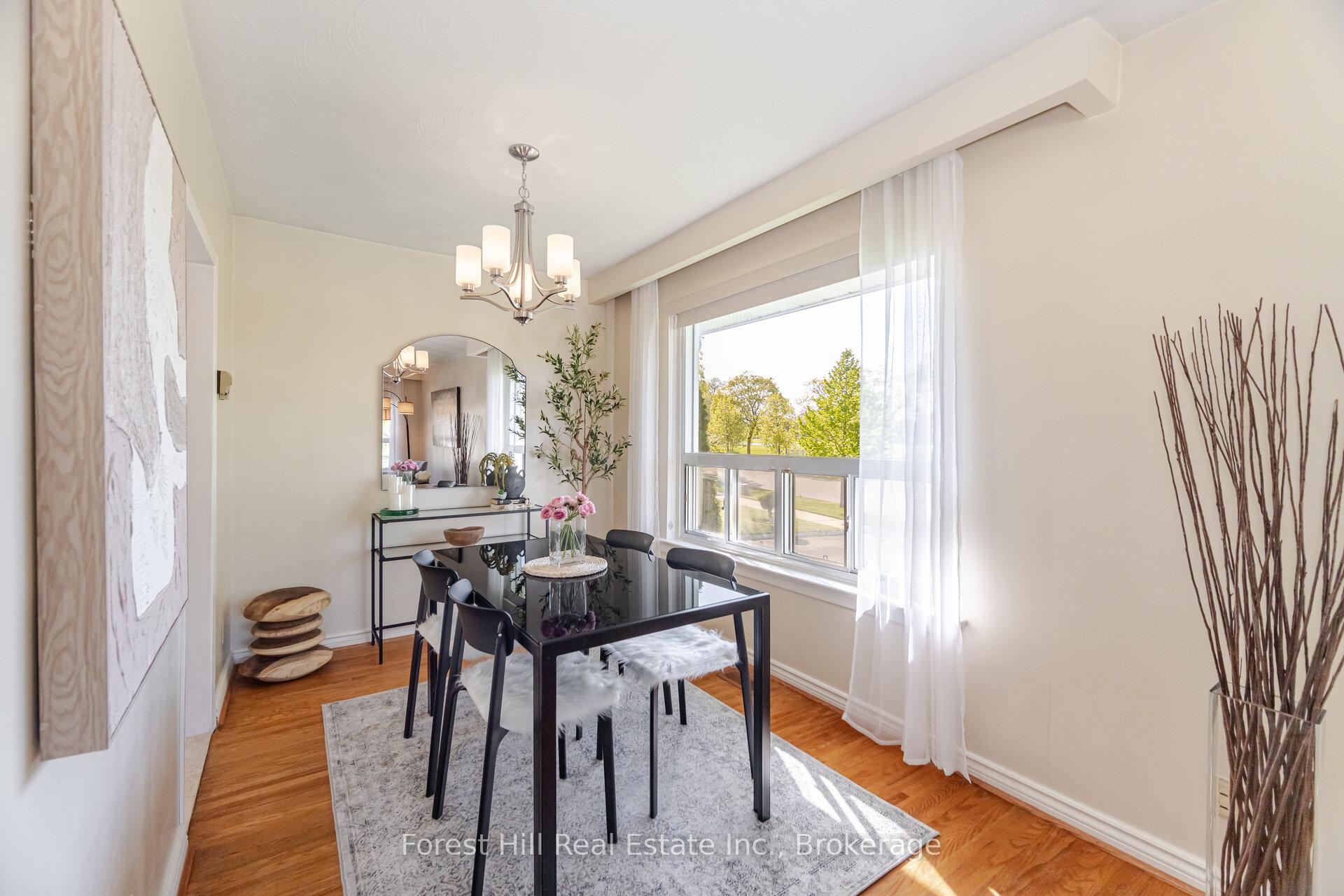 Photo 8 of 16 Bethwin Place, Etobicoke, Willowridge-Martingrove-Richview — HOMEH