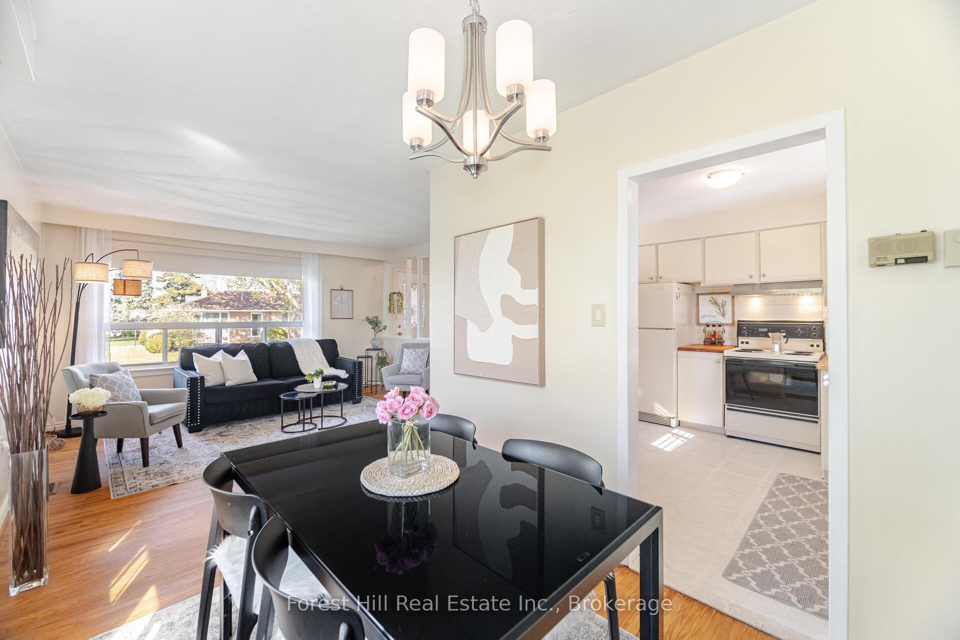 Photo 9 of 16 Bethwin Place, Etobicoke, Willowridge-Martingrove-Richview — HOMEH