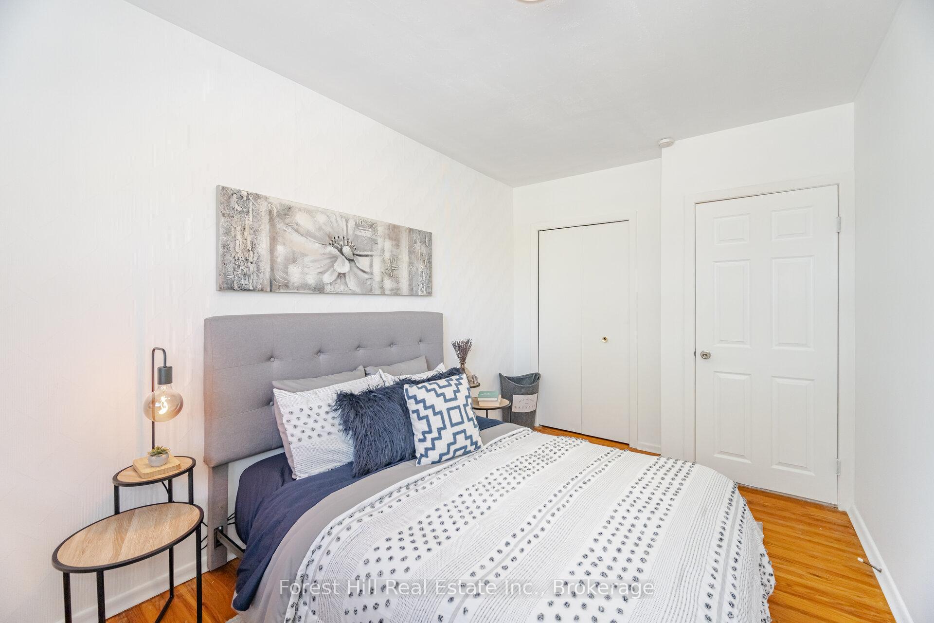 Photo 17 of 16 Bethwin Place, Etobicoke, Willowridge-Martingrove-Richview — HOMEH