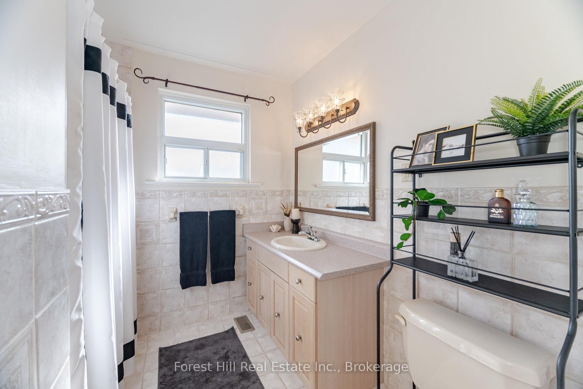 Photo 20 of 16 Bethwin Place, Etobicoke, Willowridge-Martingrove-Richview — HOMEH