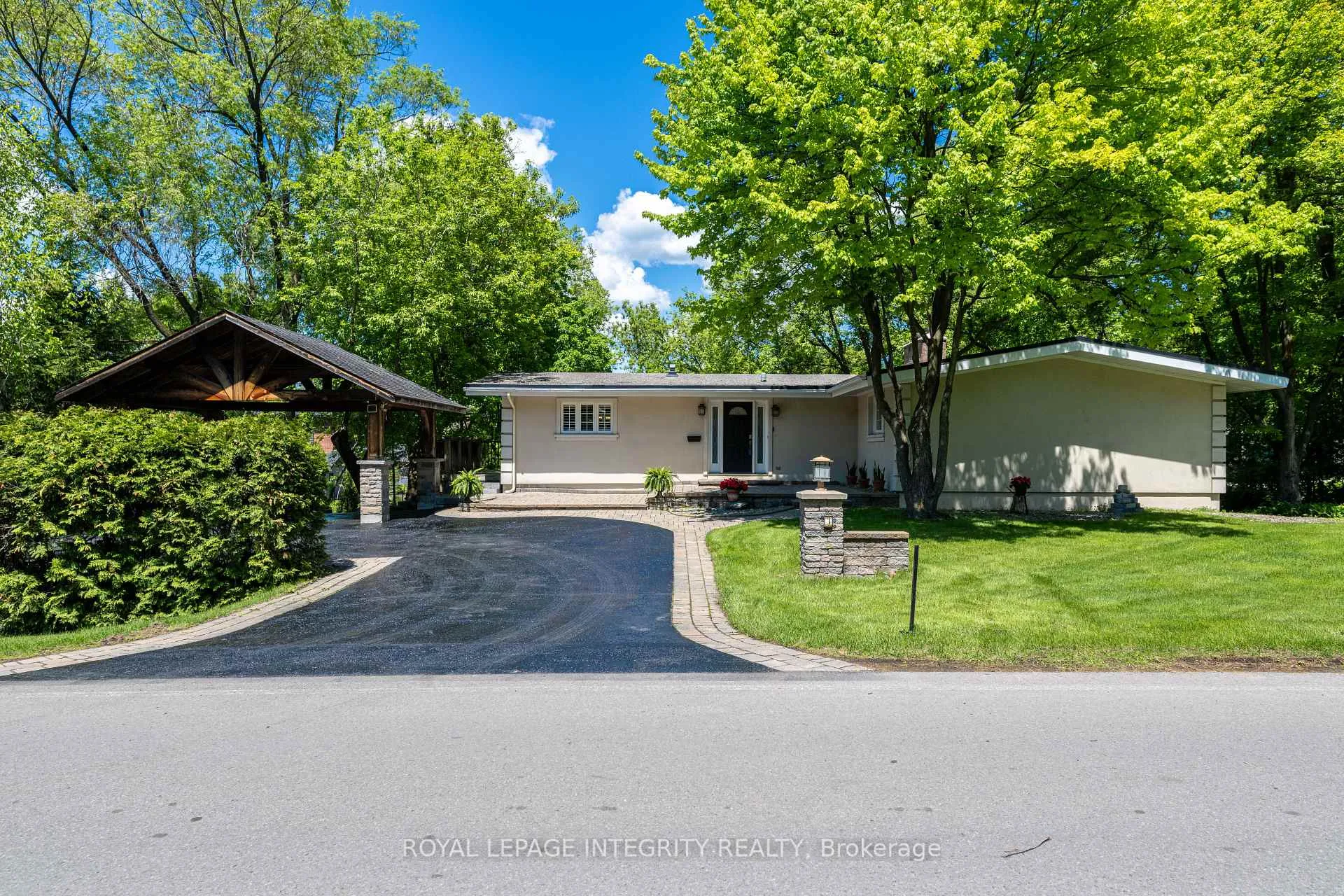 Photo 1 of 3 Briarcliffe Drive, Ottawa, Rothwell Heights — HOMEH