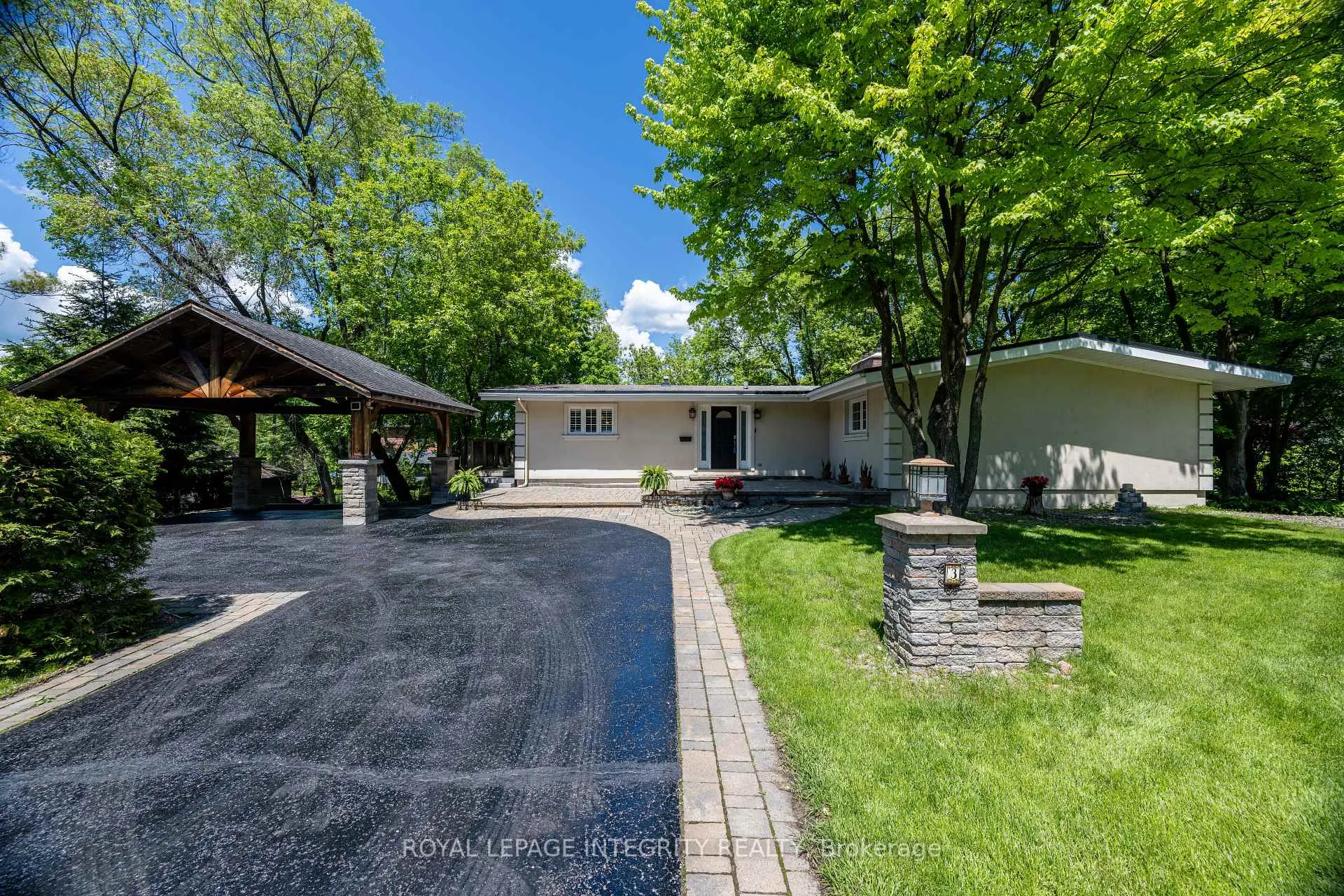 Photo 3 of 3 Briarcliffe Drive, Ottawa, Rothwell Heights — HOMEH