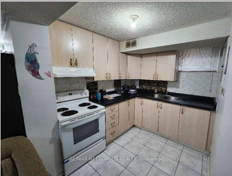 Photo 1 of 18 Acme Crescent, Etobicoke, Kingsview Village-The Westway — HOMEH
