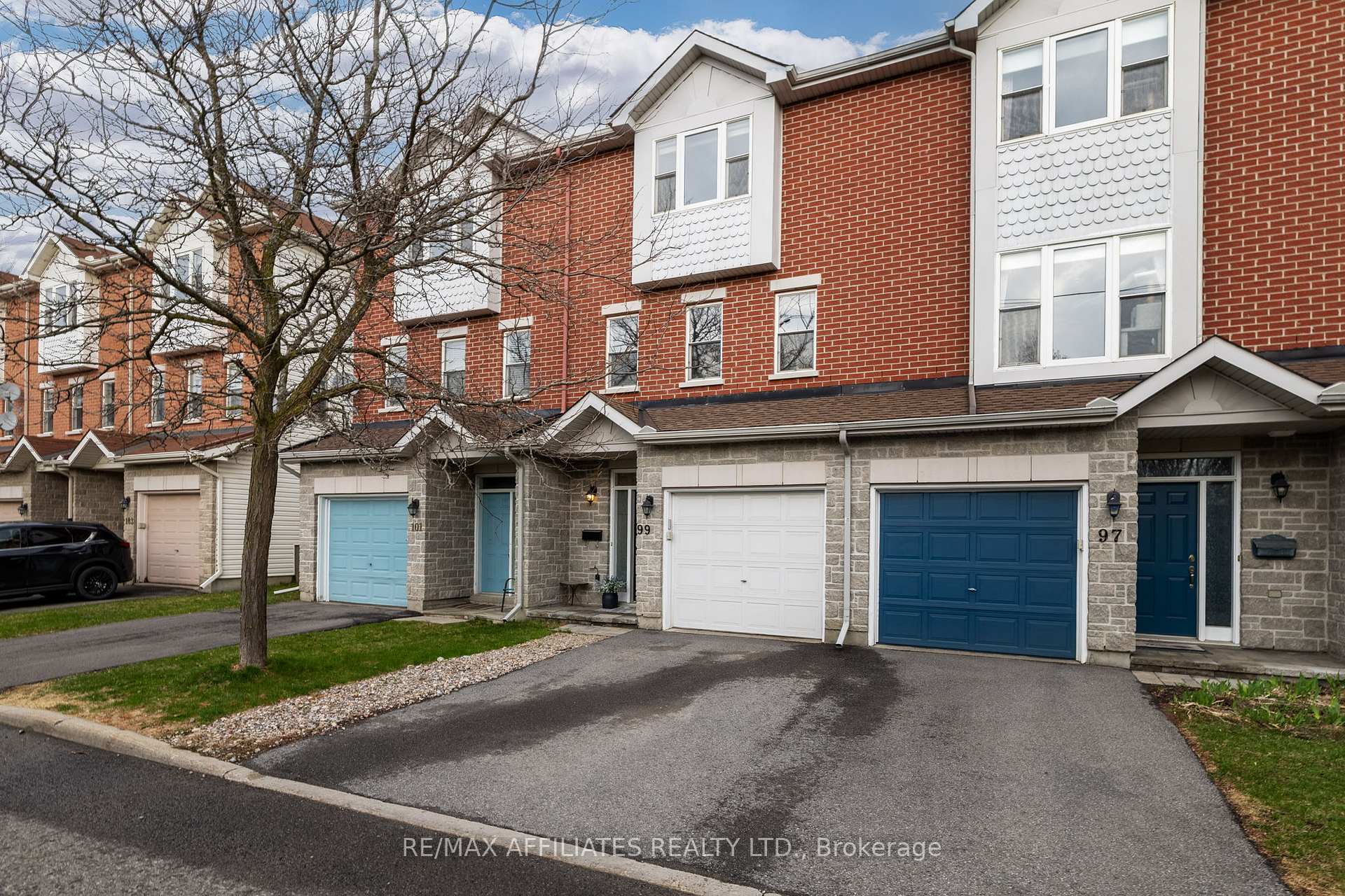Photo 2 of 99 Glenhaven Private, Ottawa, Brookfield Gardens — HOMEH