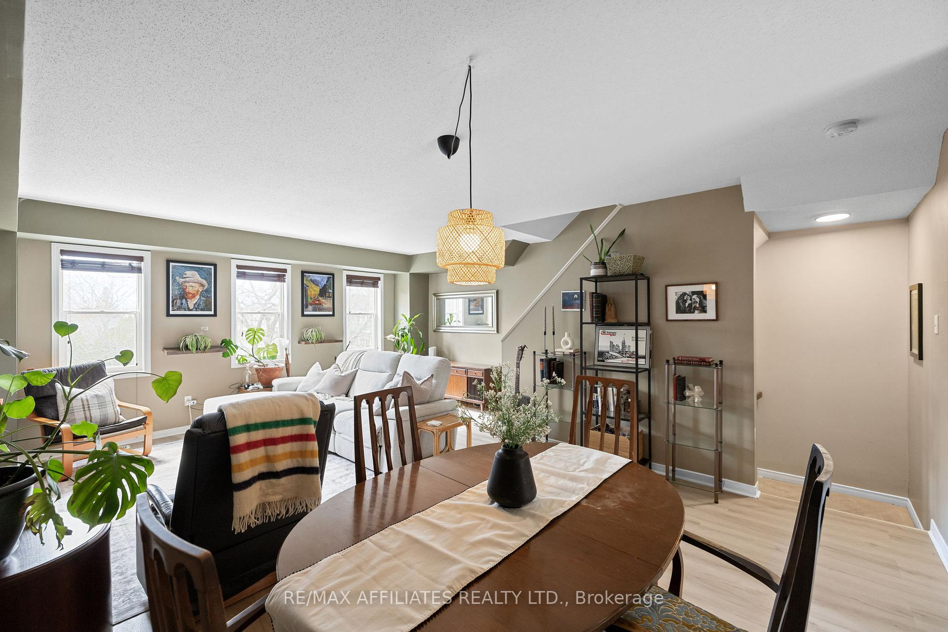 Photo 9 of 99 Glenhaven Private, Ottawa, Brookfield Gardens — HOMEH