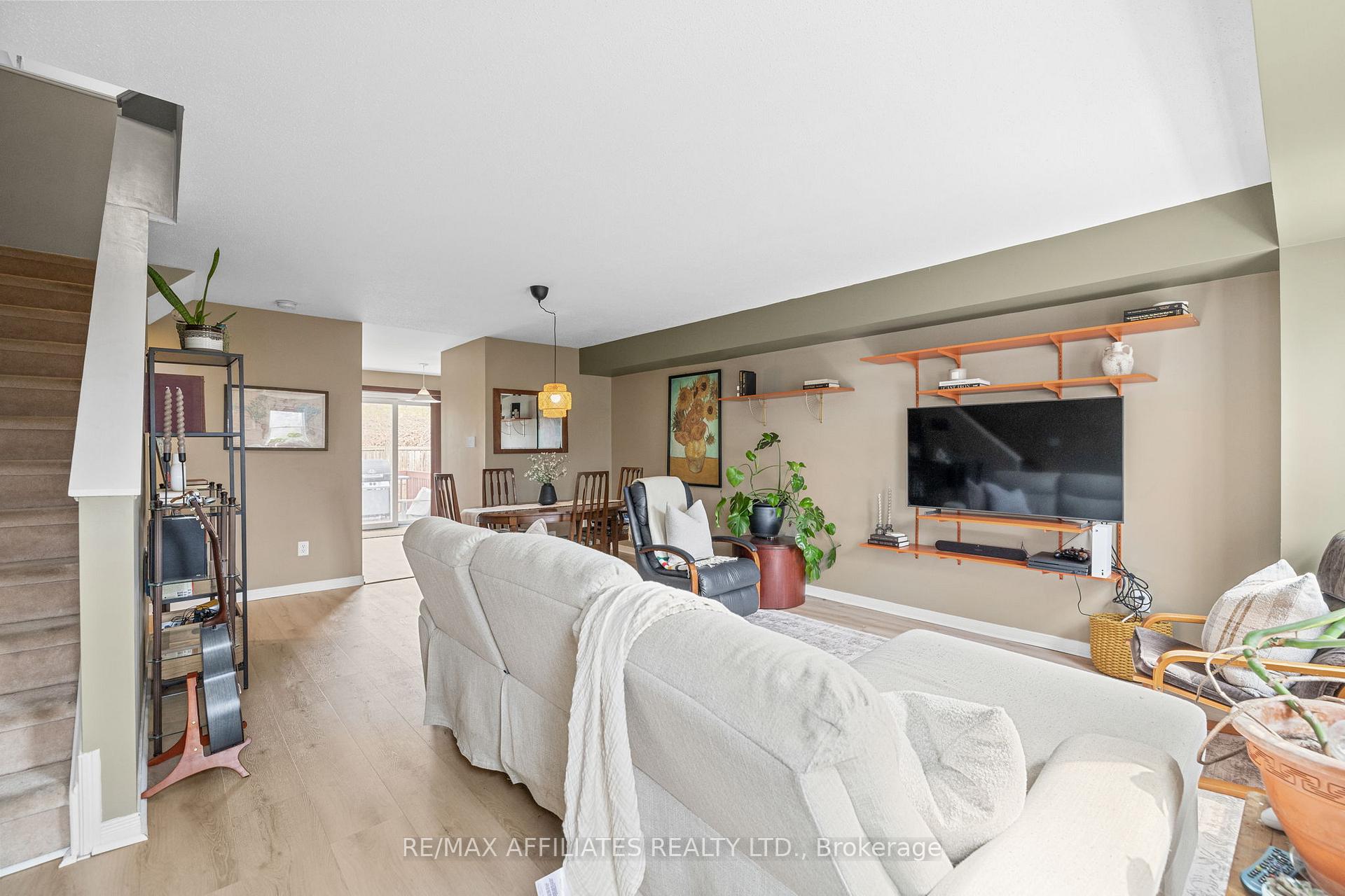 Photo 10 of 99 Glenhaven Private, Ottawa, Brookfield Gardens — HOMEH