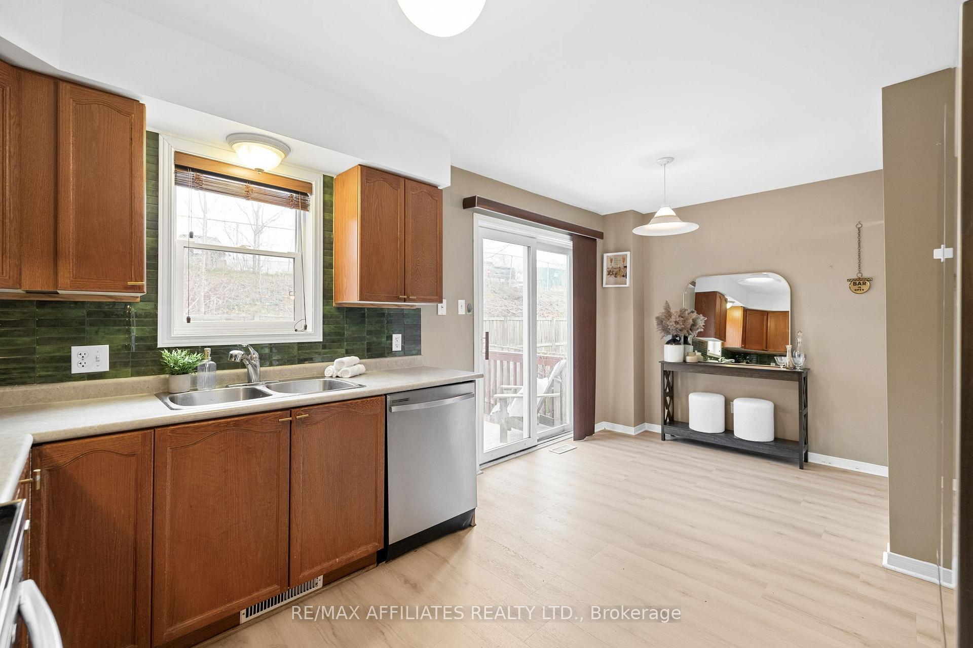Photo 16 of 99 Glenhaven Private, Ottawa, Brookfield Gardens — HOMEH