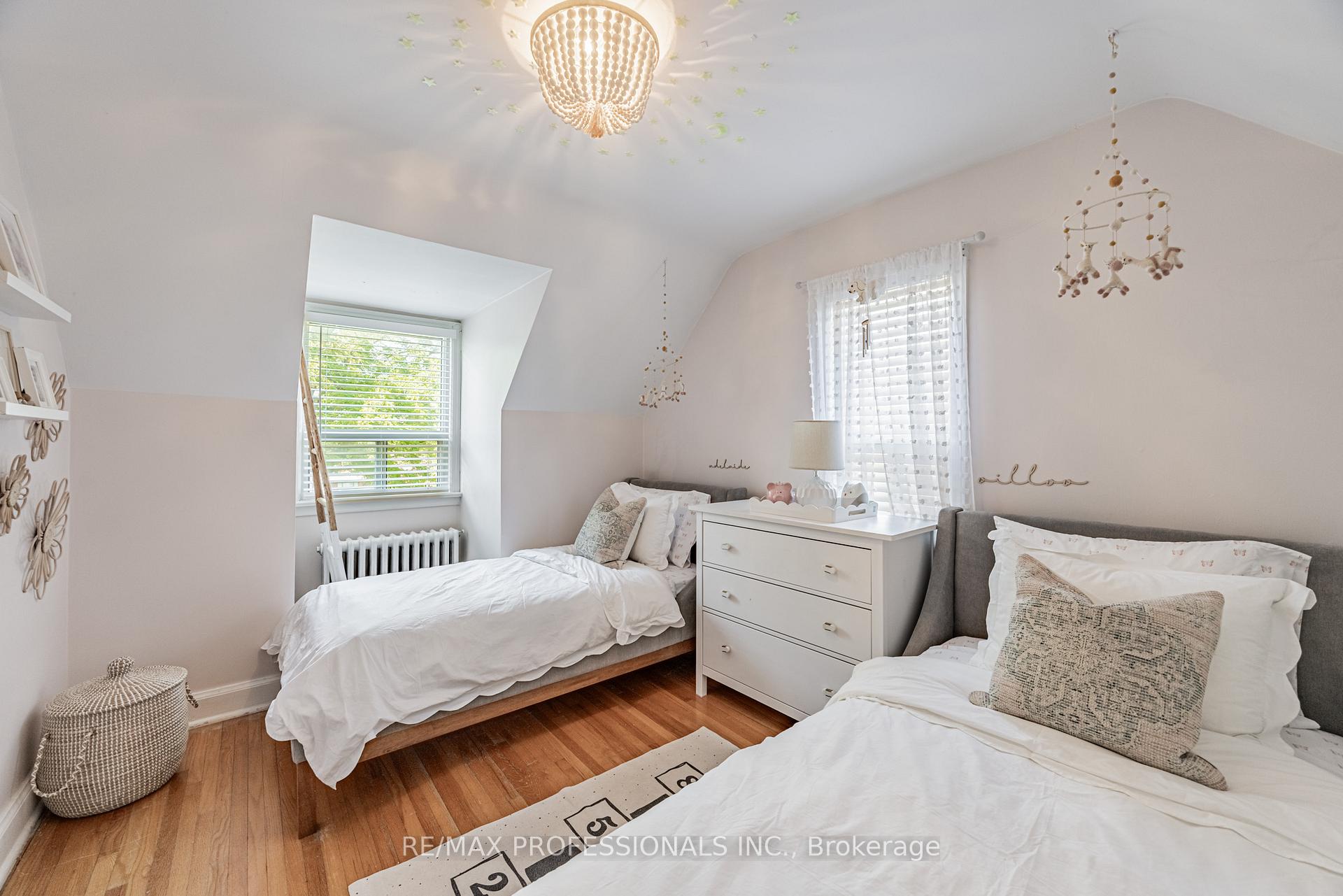Photo 22 of 2236 Lawrence Avenue W, Etobicoke, Humber Heights — HOMEH