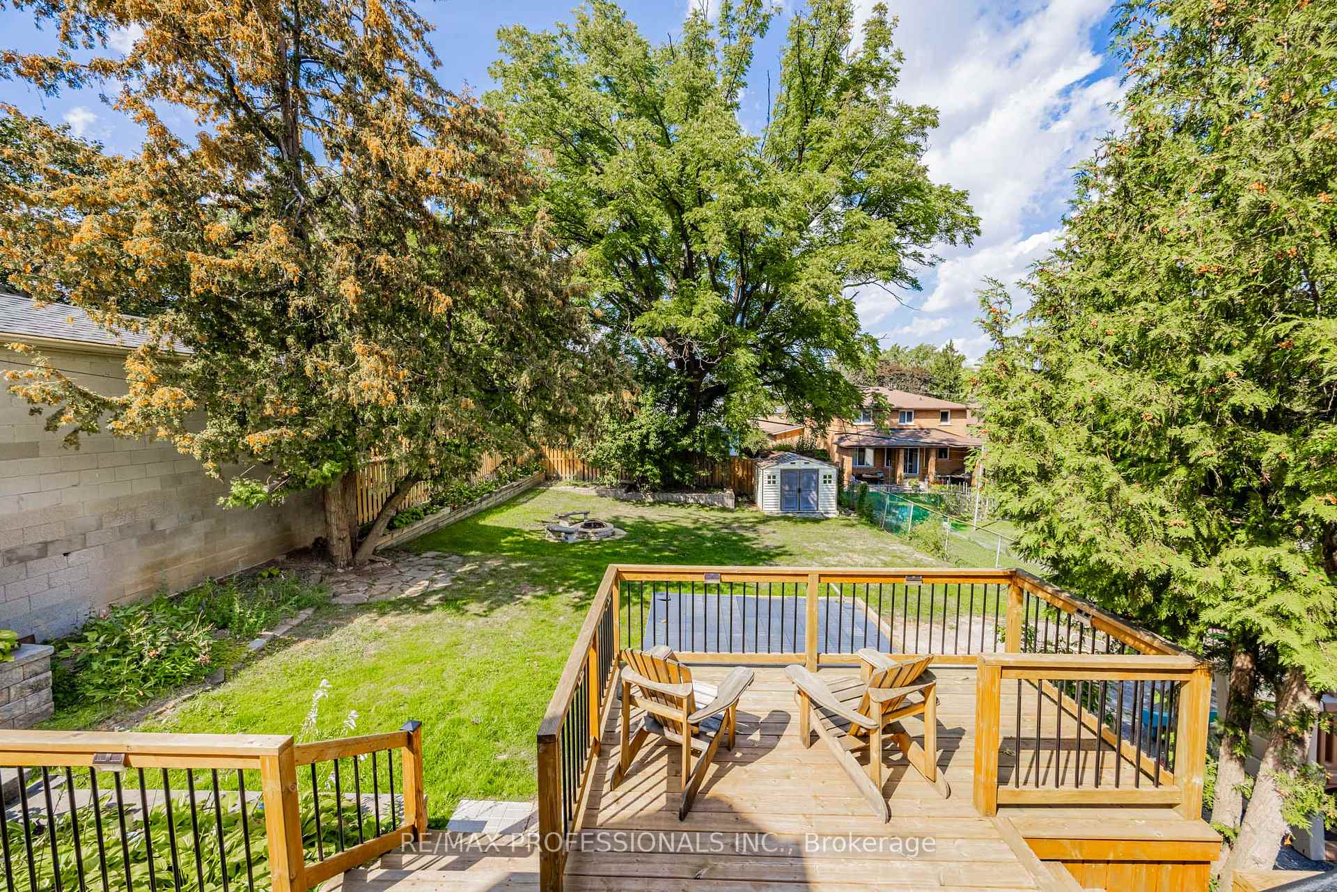 Photo 33 of 2236 Lawrence Avenue W, Etobicoke, Humber Heights — HOMEH