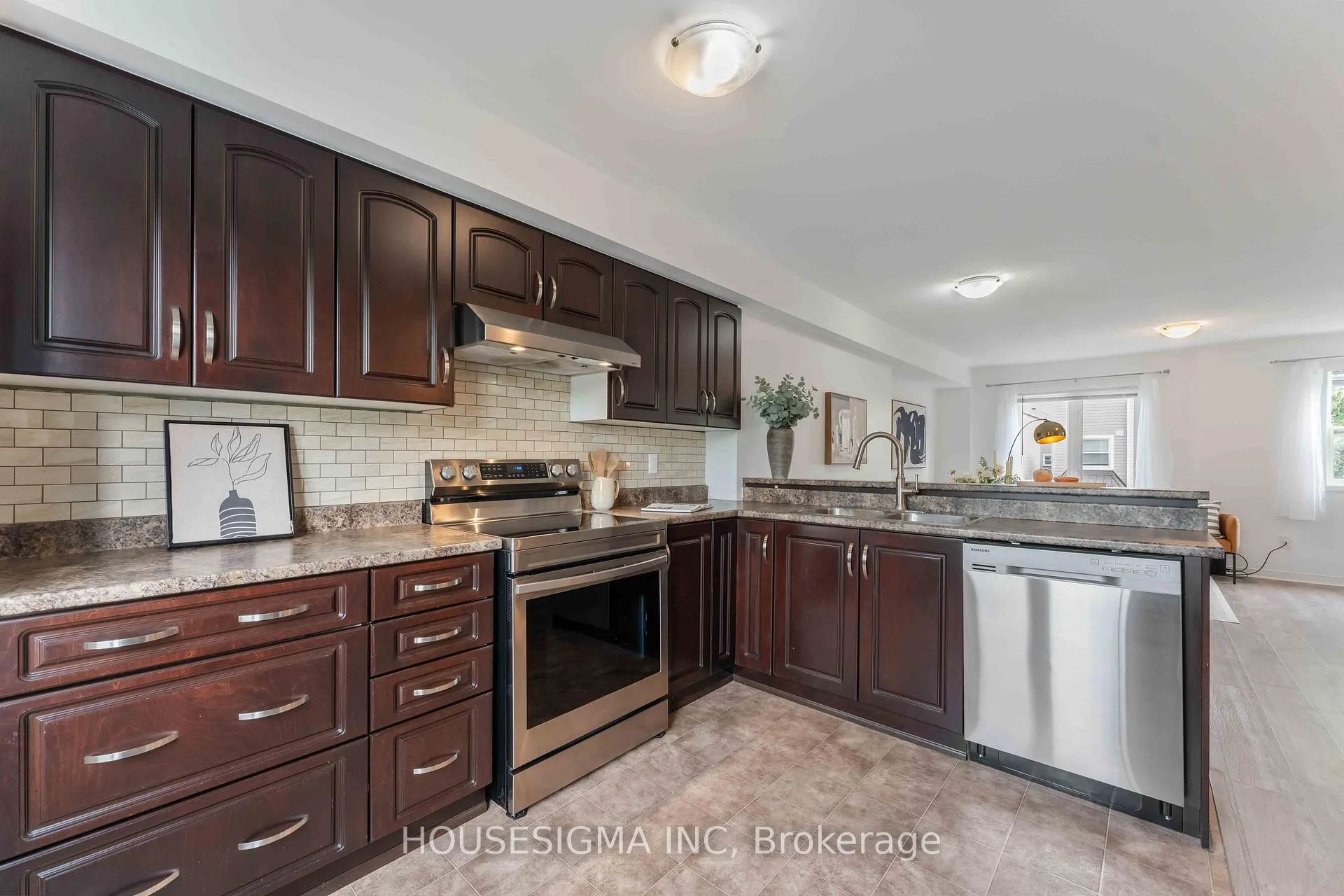 Photo 15 of 758 Sanibel Private, Ottawa, Westcliffe Estates — HOMEH