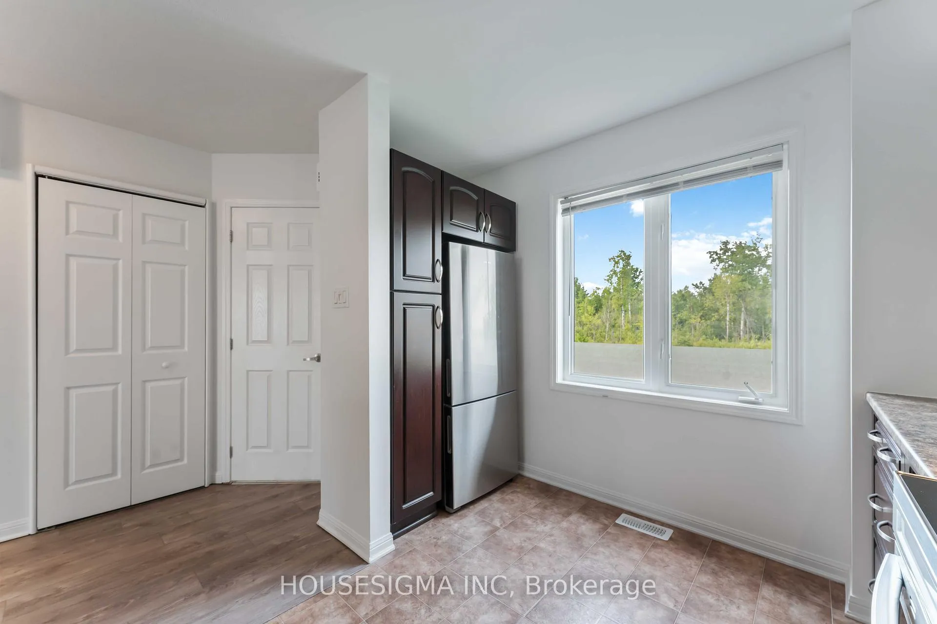 Photo 16 of 758 Sanibel Private, Ottawa, Westcliffe Estates — HOMEH