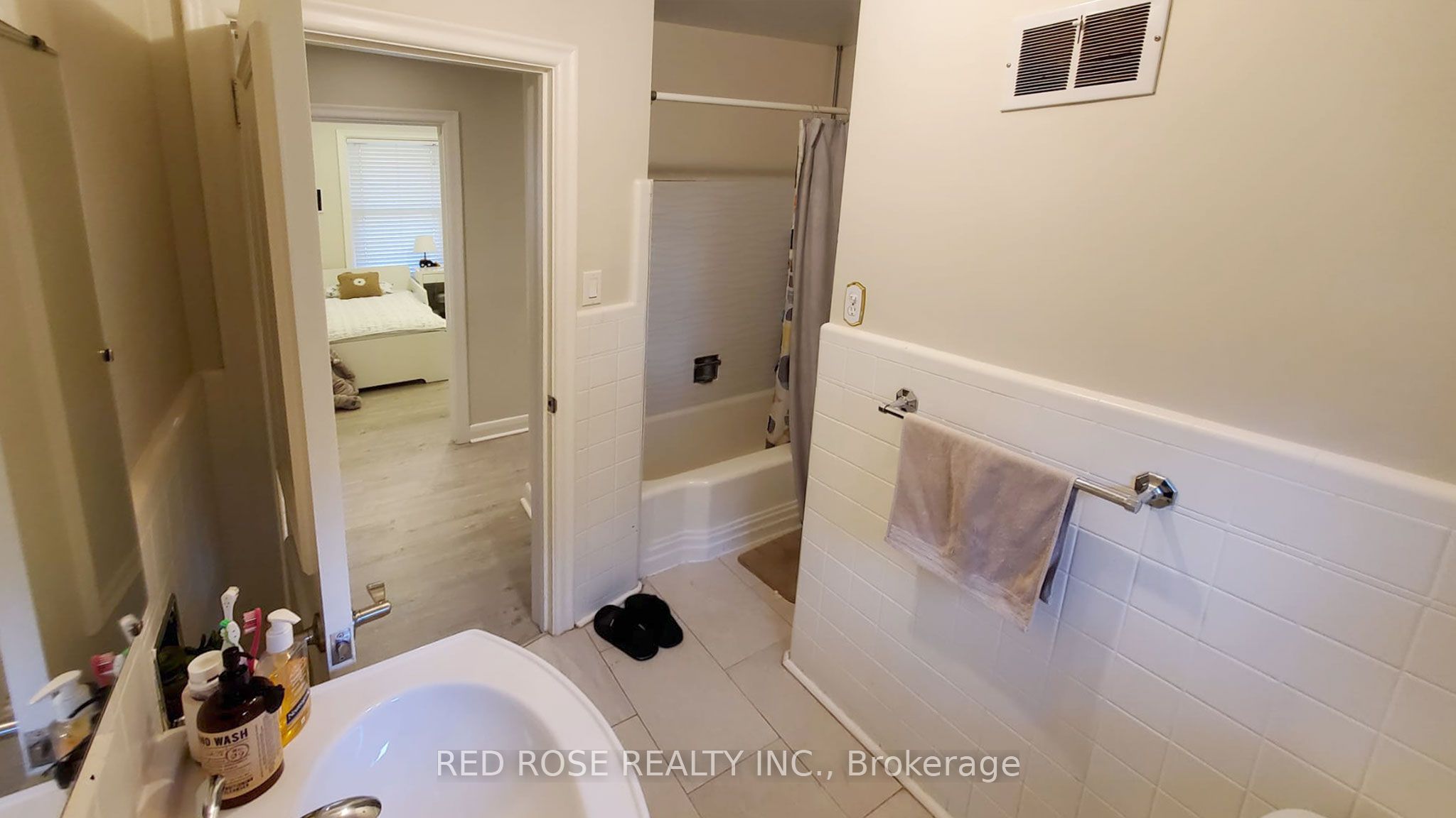 Photo 39 of Unit Upper, 11 Parkway Avenue, Vaughan, Uplands — HOMEH