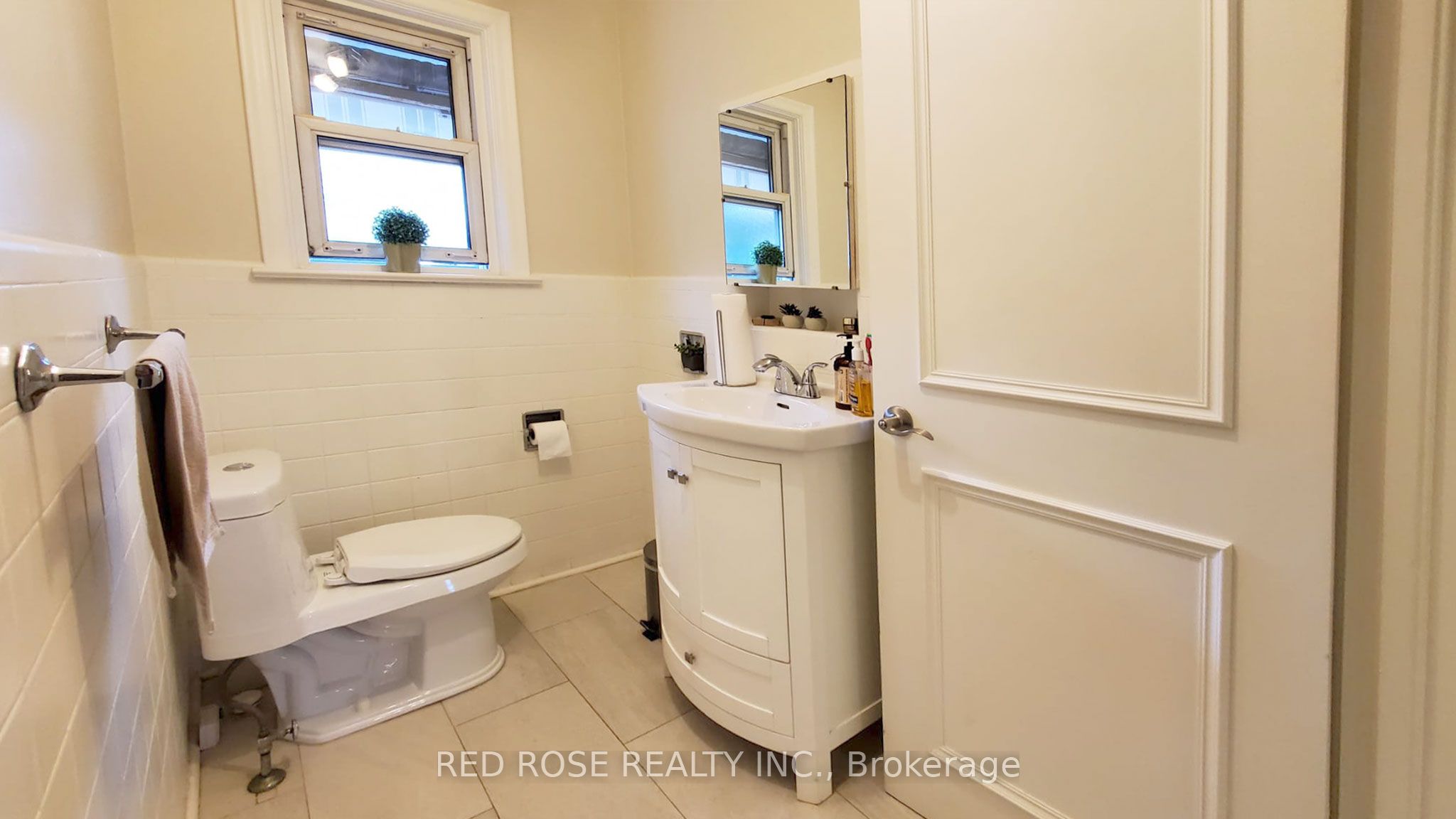 Photo 38 of Unit Upper, 11 Parkway Avenue, Vaughan, Uplands — HOMEH