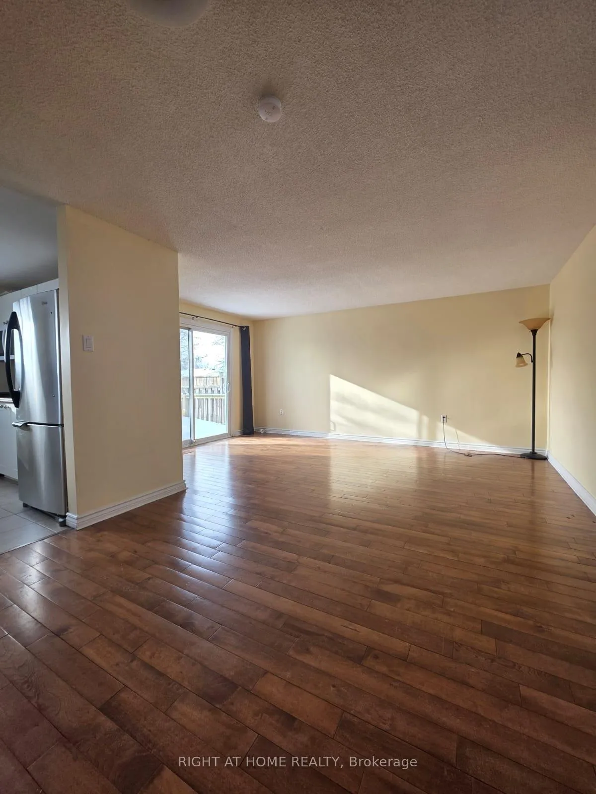 Photo 5 of 75 Corbett Drive, Barrie, Grove East — HOMEH