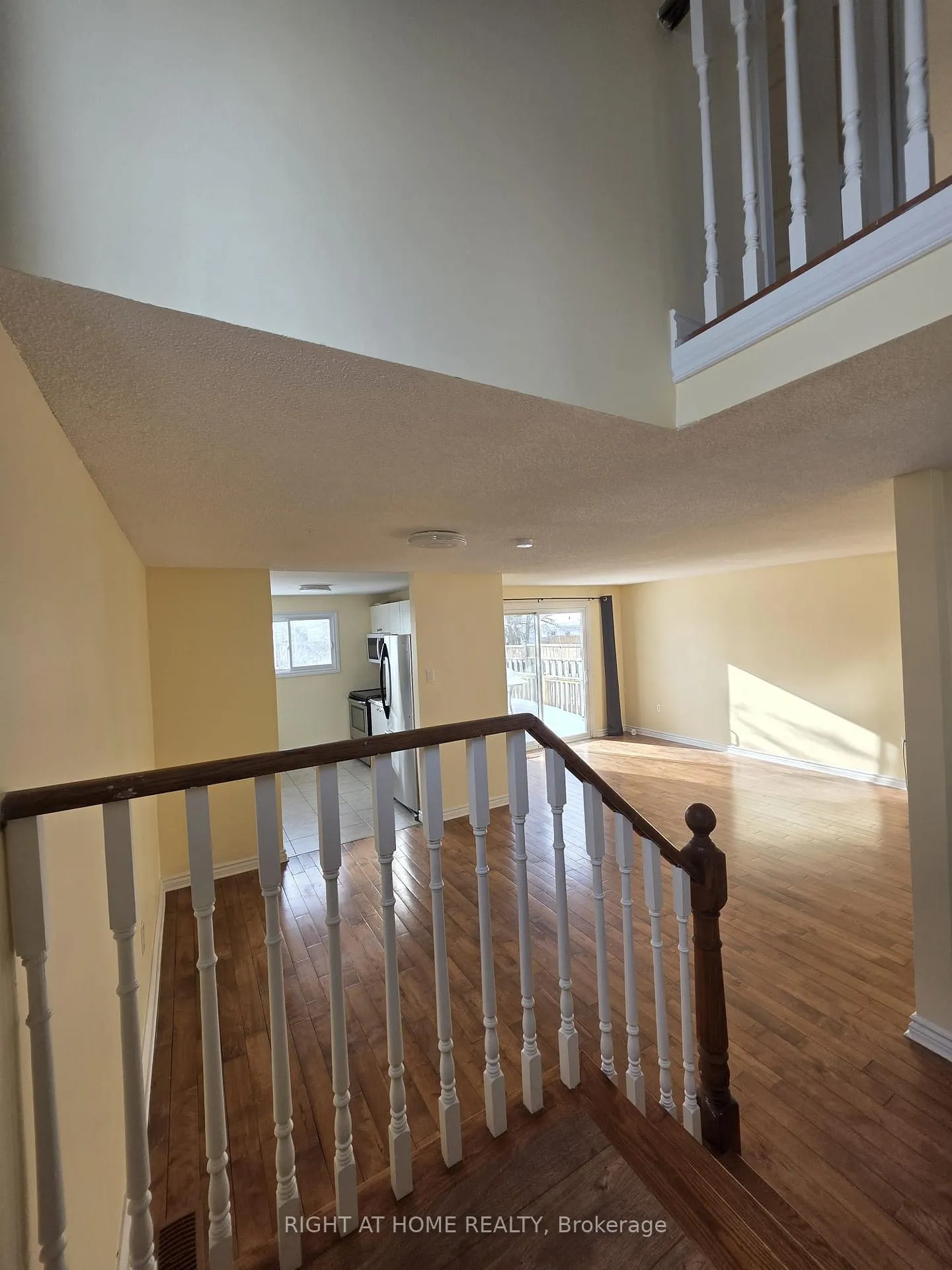 Photo 11 of 75 Corbett Drive, Barrie, Grove East — HOMEH