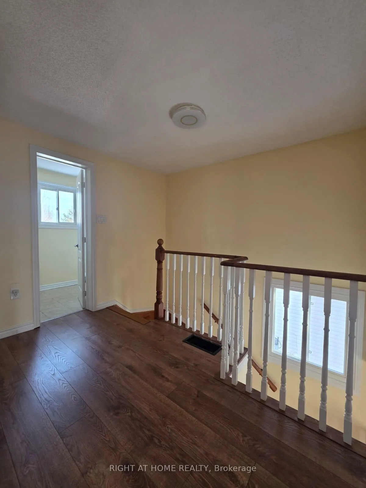 Photo 12 of 75 Corbett Drive, Barrie, Grove East — HOMEH