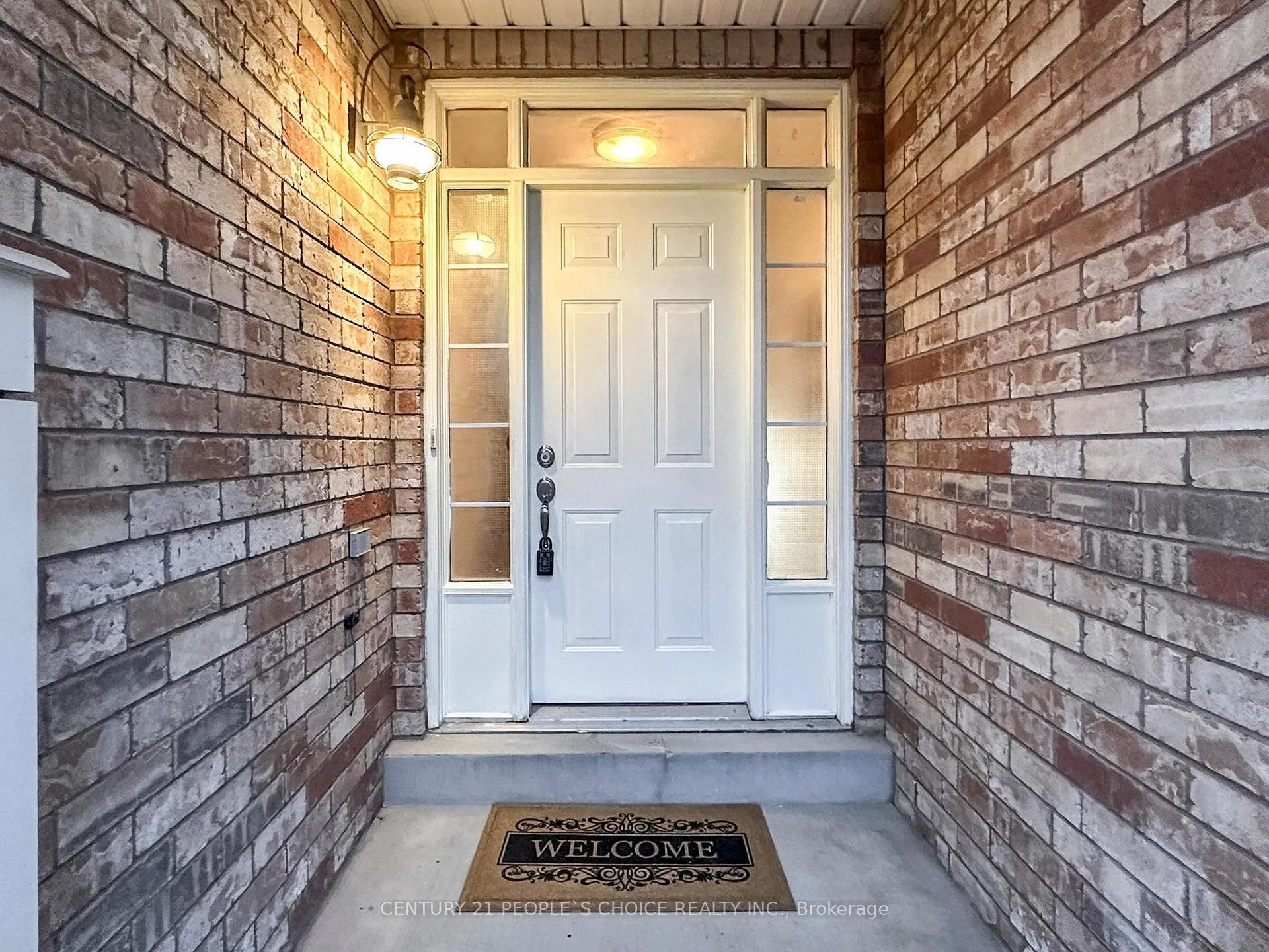 Photo 3 of 8 Croker Drive E, Ajax, South East — HOMEH