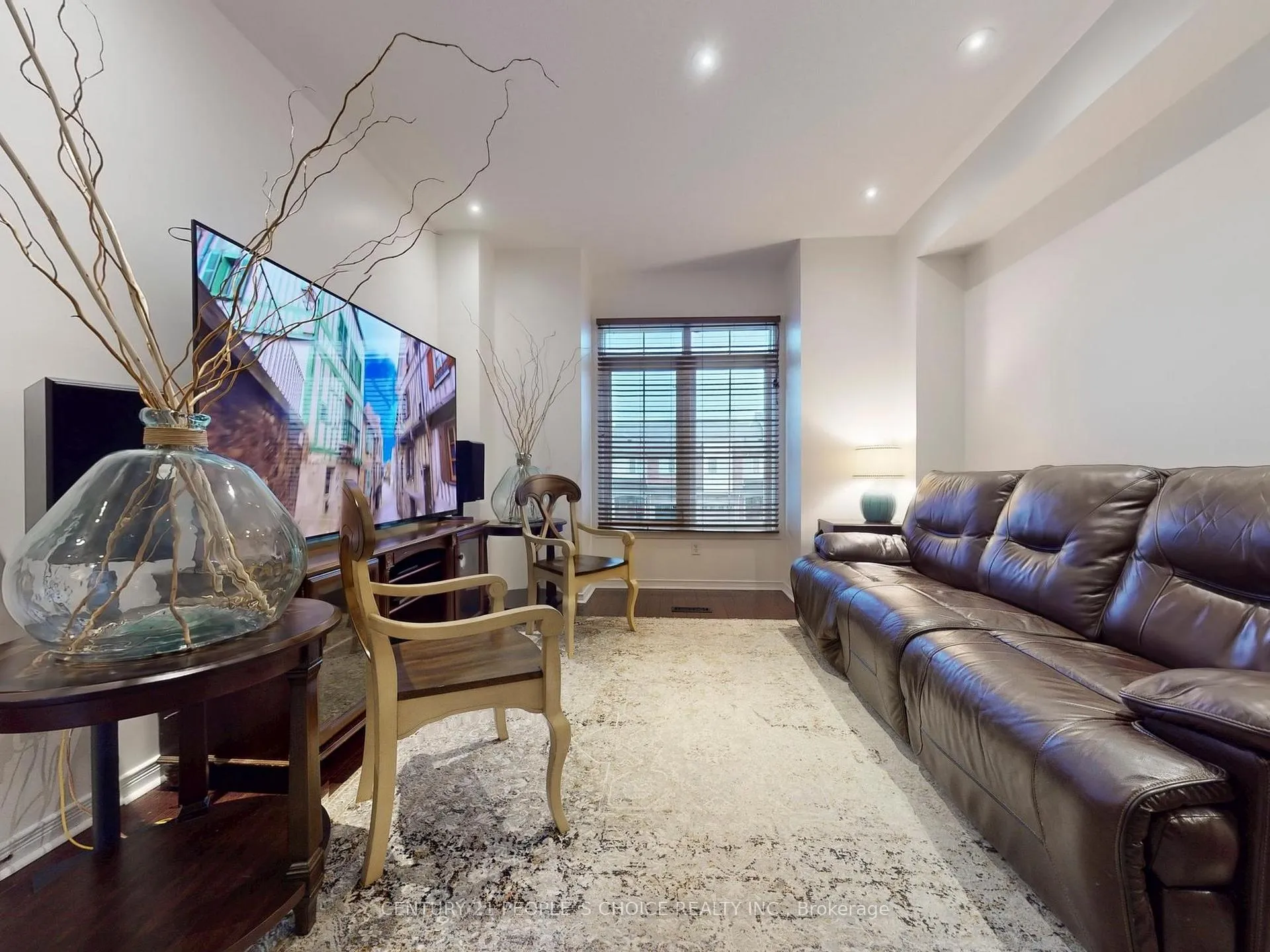 Photo 5 of 8 Croker Drive E, Ajax, South East — HOMEH
