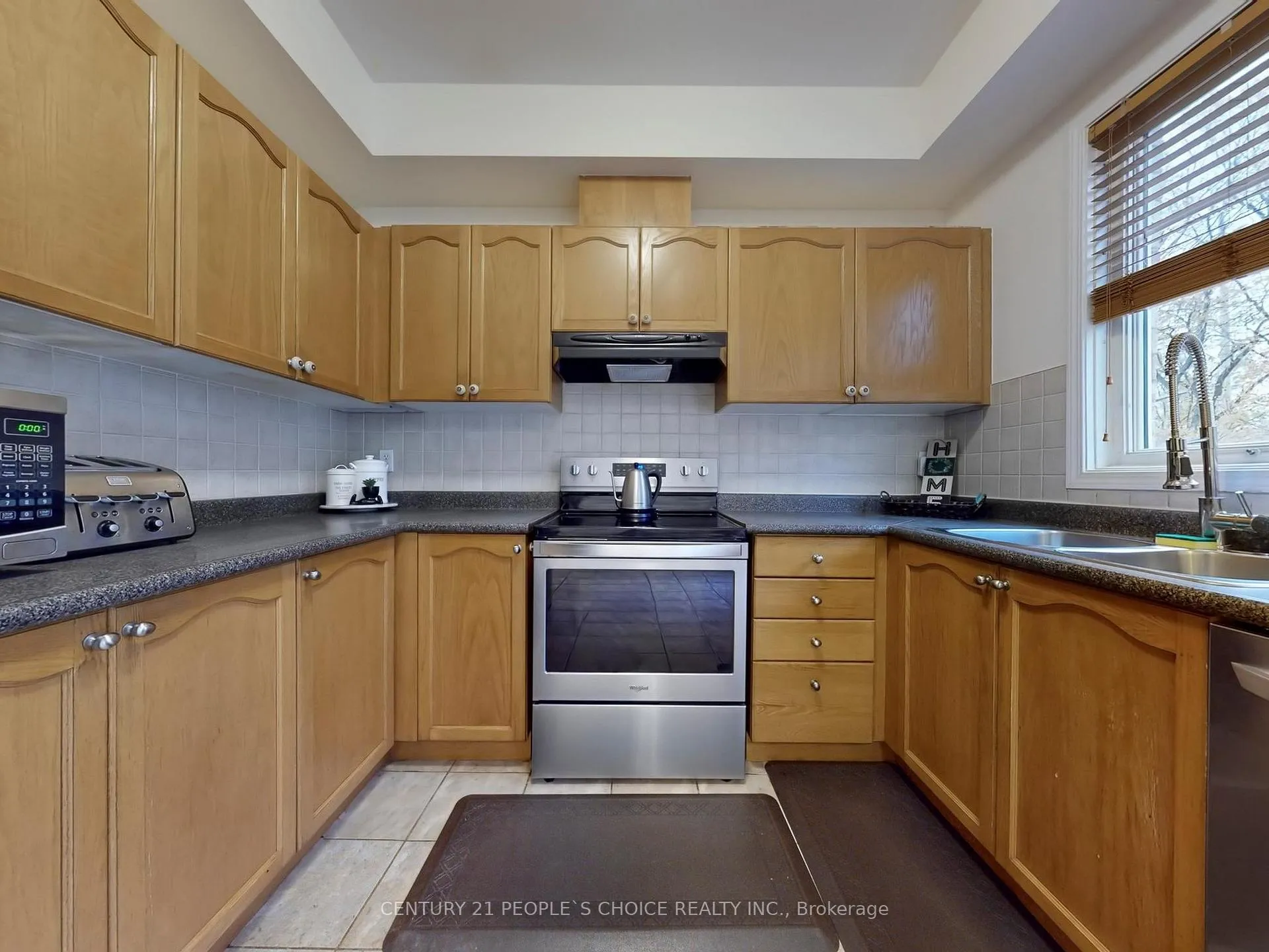 Photo 10 of 8 Croker Drive E, Ajax, South East — HOMEH