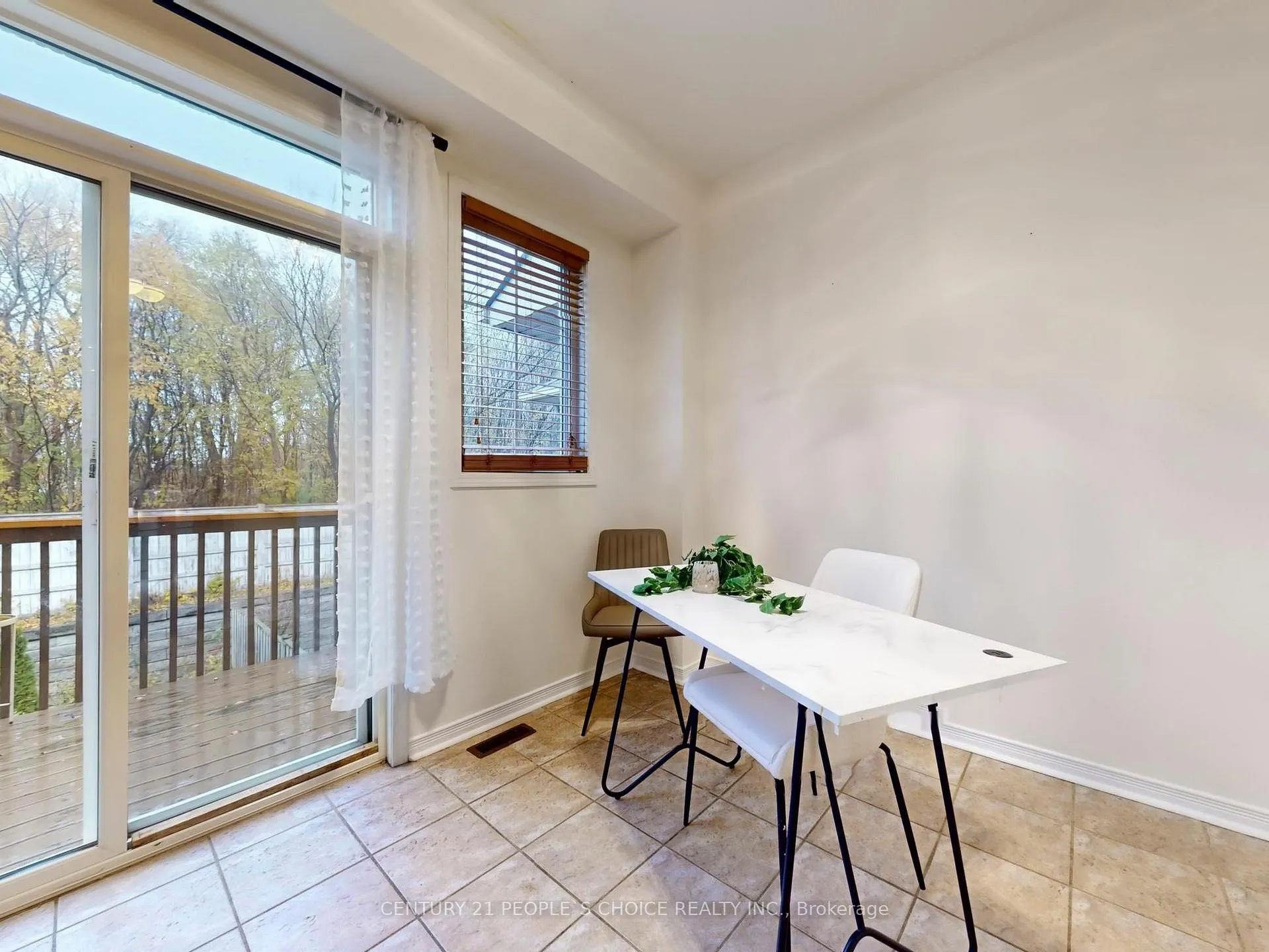 Photo 13 of 8 Croker Drive E, Ajax, South East — HOMEH