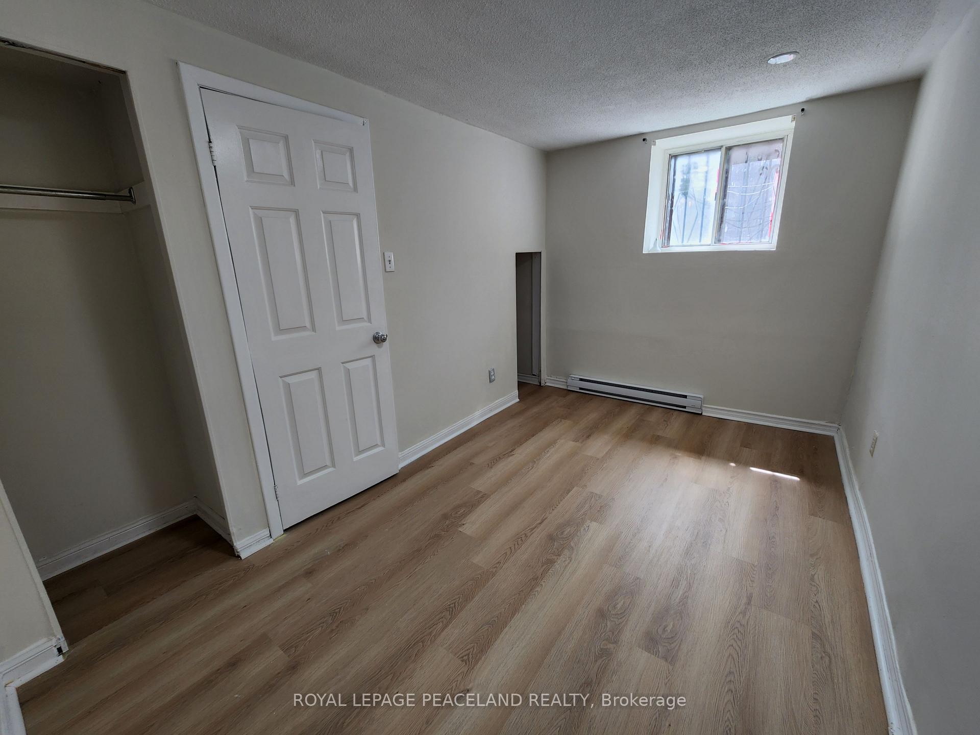 Photo 6 of Unit 4, 556 Spadina Crescent, Toronto, University — HOMEH