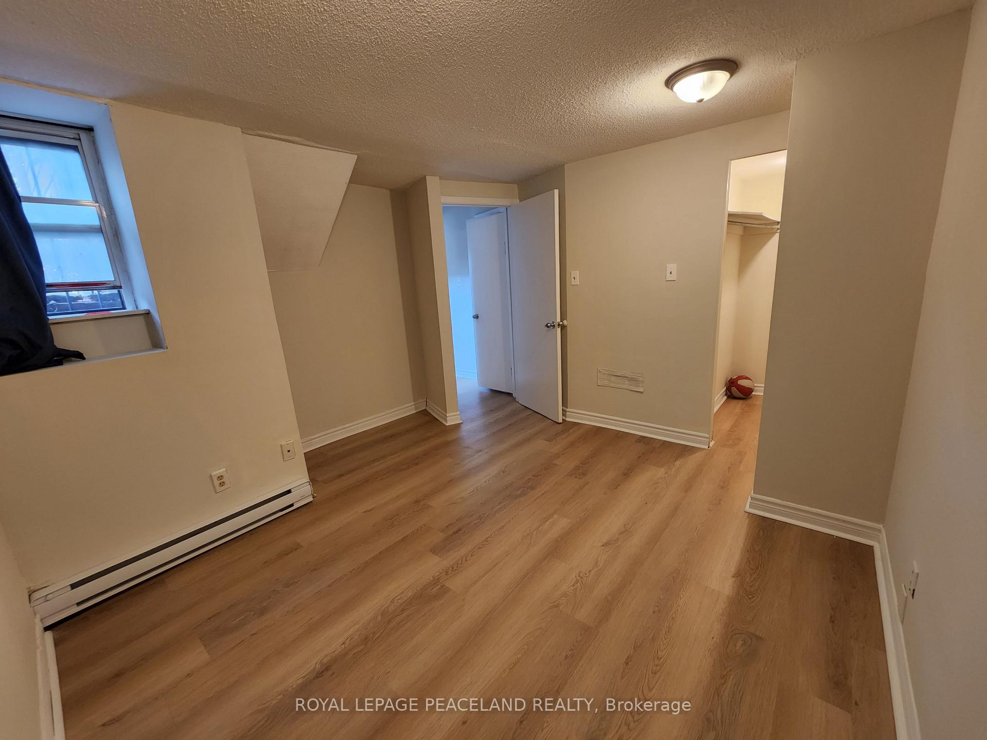 Photo 7 of Unit 4, 556 Spadina Crescent, Toronto, University — HOMEH