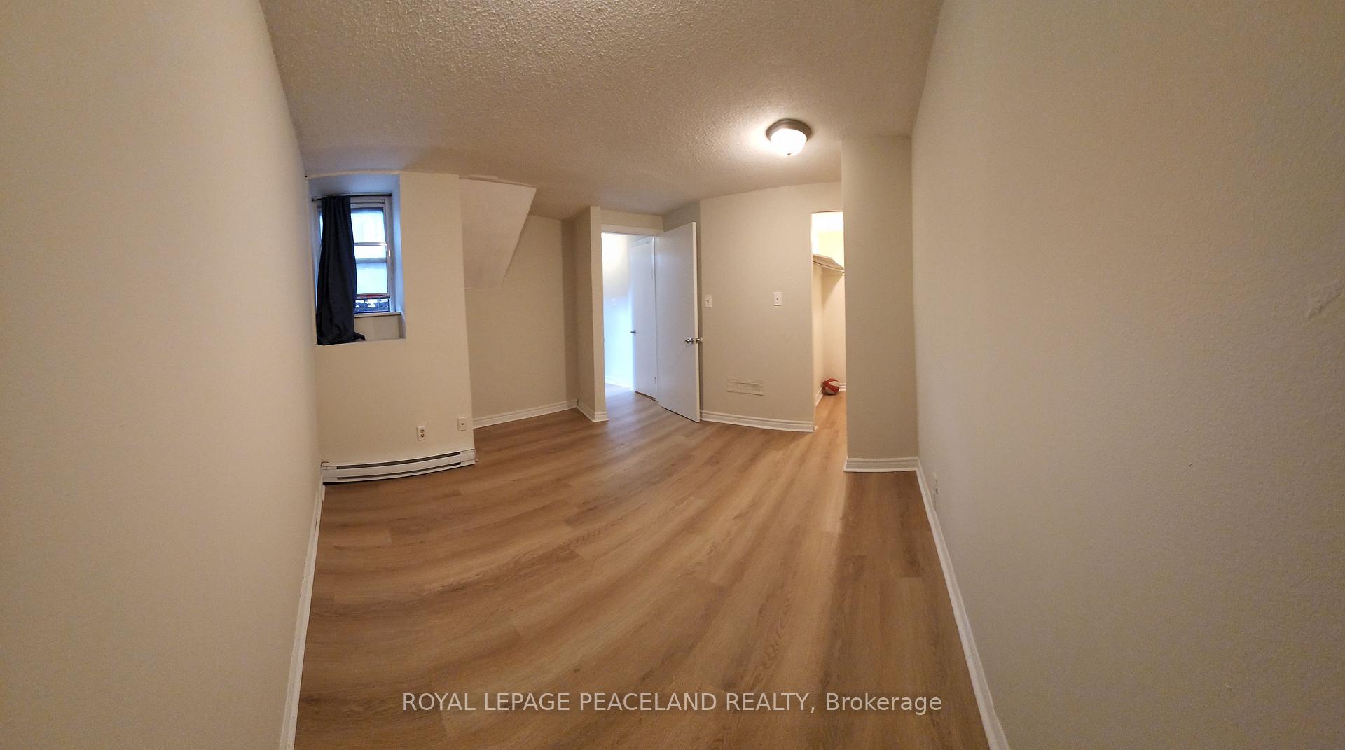 Photo 10 of Unit 4, 556 Spadina Crescent, Toronto, University — HOMEH