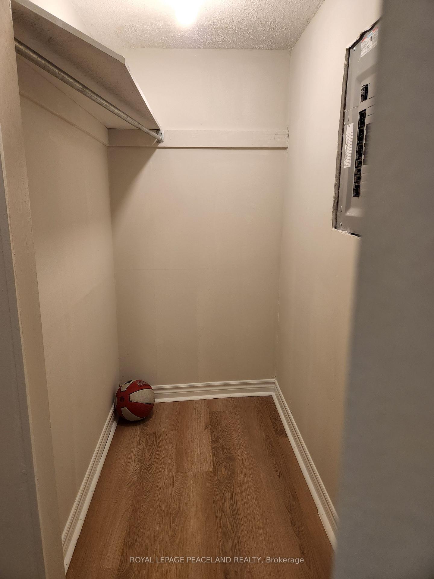 Photo 11 of Unit 4, 556 Spadina Crescent, Toronto, University — HOMEH