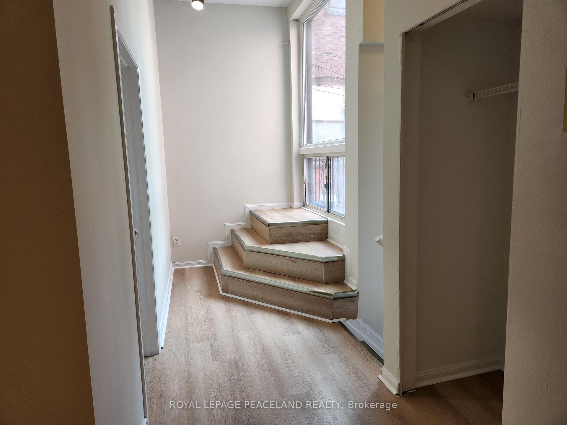Photo 12 of Unit 4, 556 Spadina Crescent, Toronto, University — HOMEH