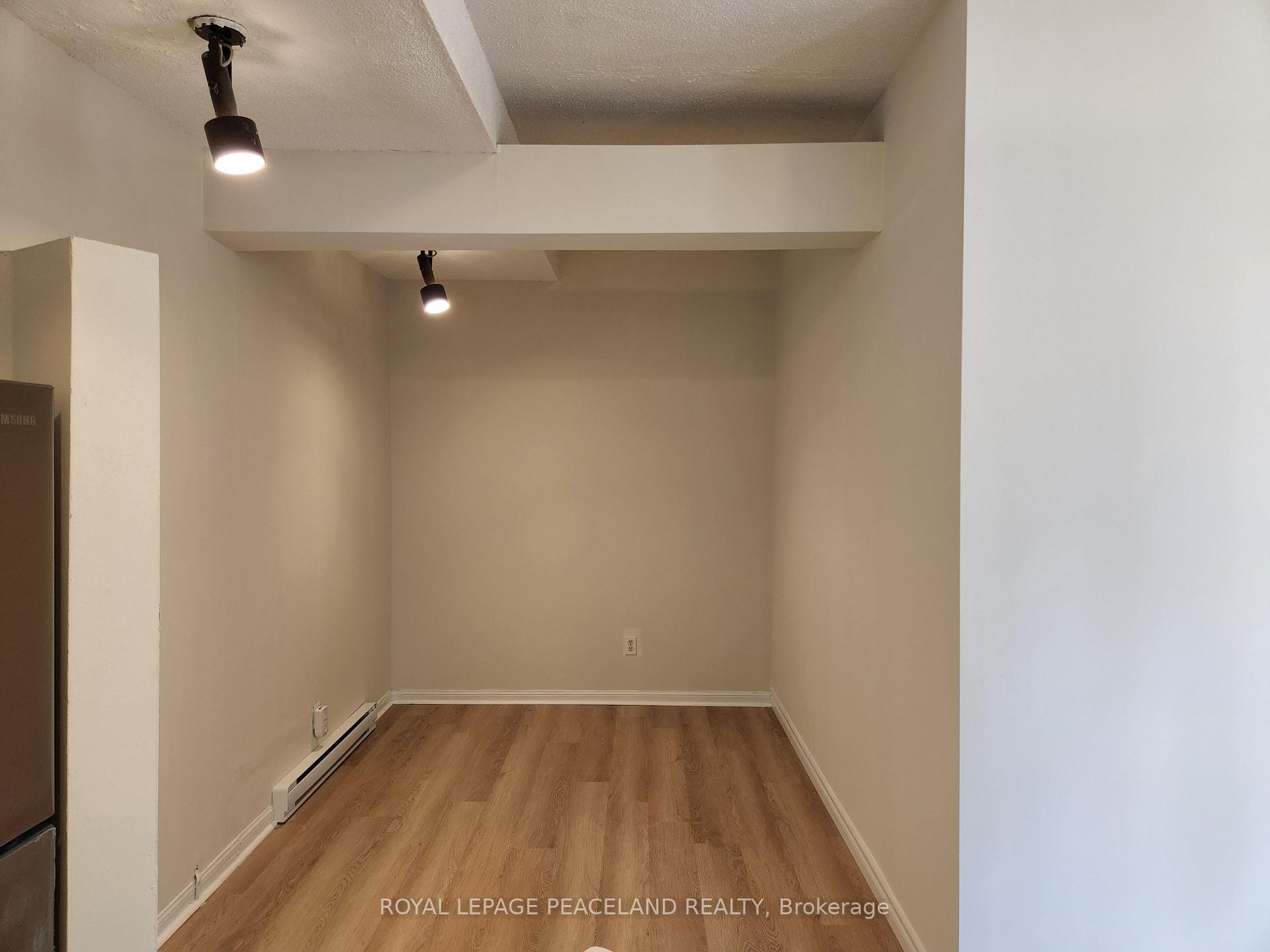 Photo 13 of Unit 4, 556 Spadina Crescent, Toronto, University — HOMEH